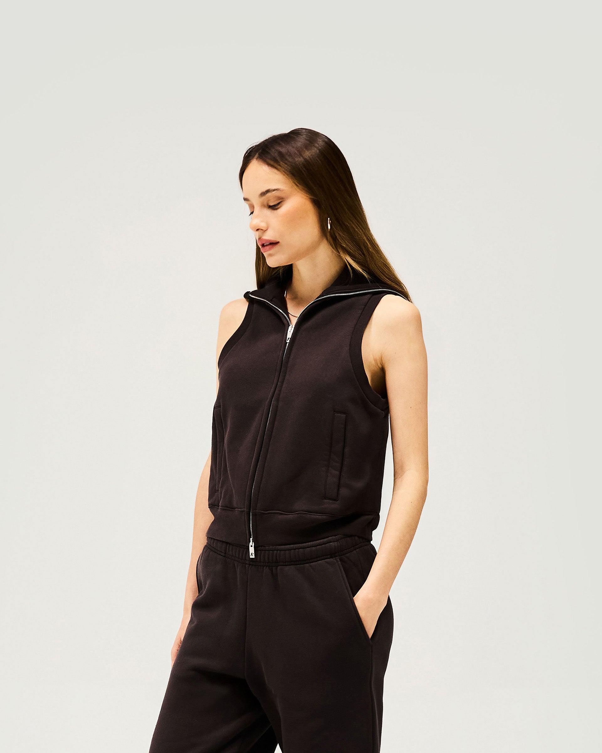 Owners Club Gilet Vest in Black Coffee - Stylish & Comfortable for Outdoor Activities & Casual Wear