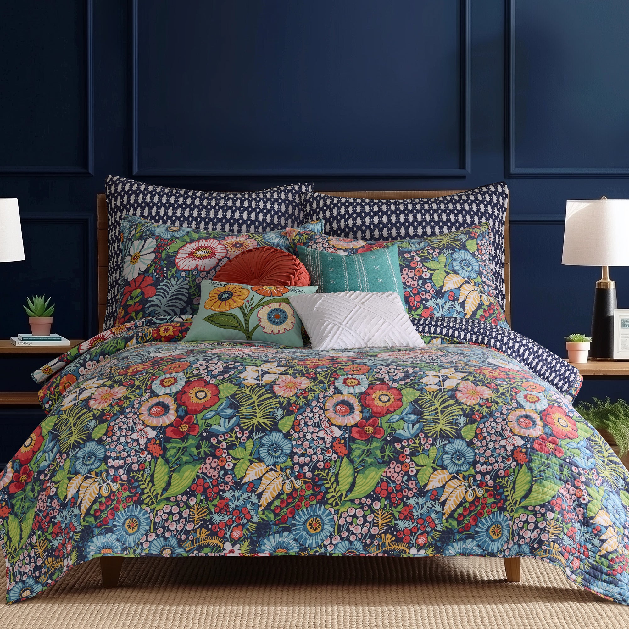 Luxury Night Garden Quilt Set - Queen Size Bedding with Floral Design, Soft Microfiber Comforter for Cozy Sleep - Perfect for Master Bedroom, Guest Room & Airbnb Stays