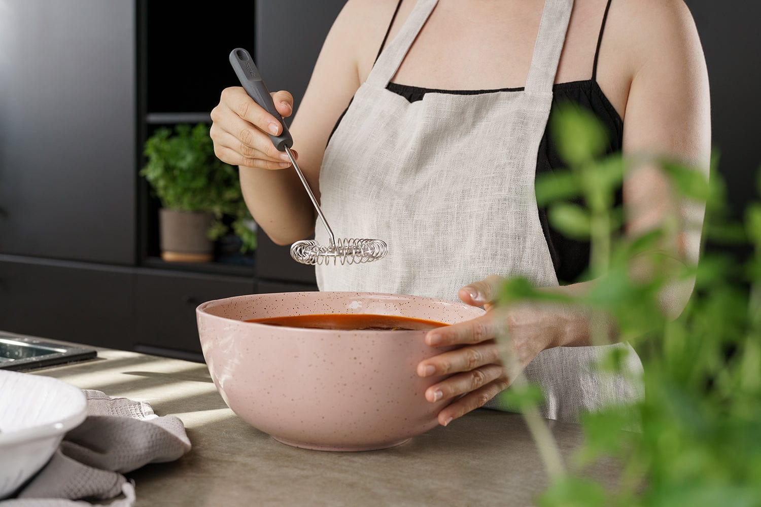 Zyliss Gravy Whisk - Premium Stainless Steel Sauce Mixer for Smooth Gravy & Sauces - Perfect for Thanksgiving, Cooking, Baking & Kitchen Prep