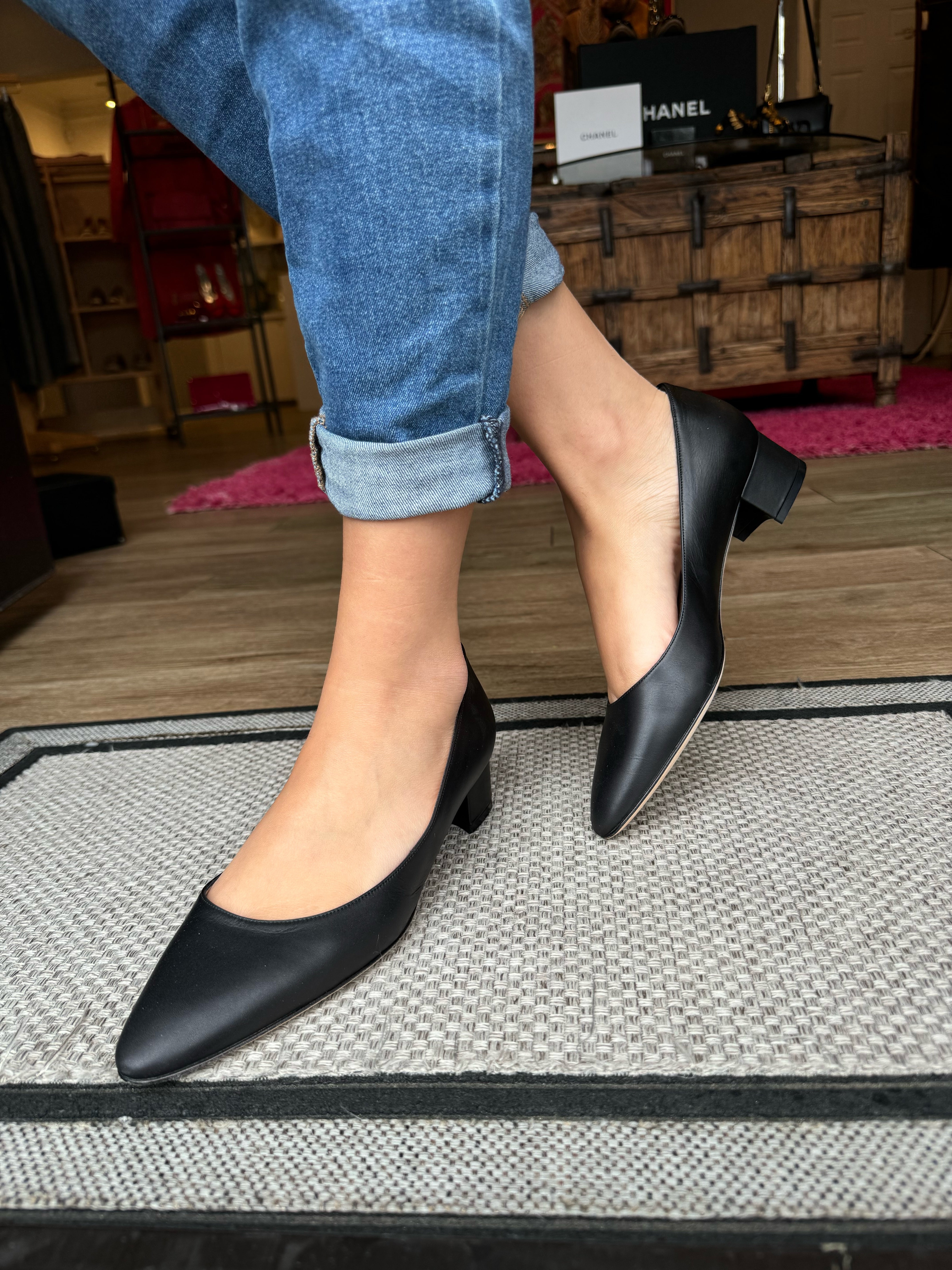 Manolo Blahnik Listony Leather Low Heel Pumps Women's Size 8.5 US | Comfortable Dress Shoes for Work, Party & Wedding Occasions