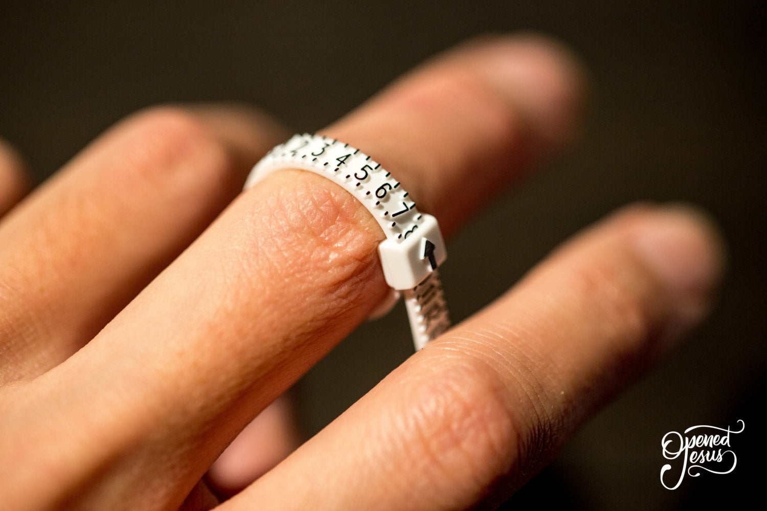 Plastic Ring Sizer Tool - Accurate Jewelry Size Measurement for Engagement, Wedding & Fashion Rings | Perfect for Jewelers & DIY at Home