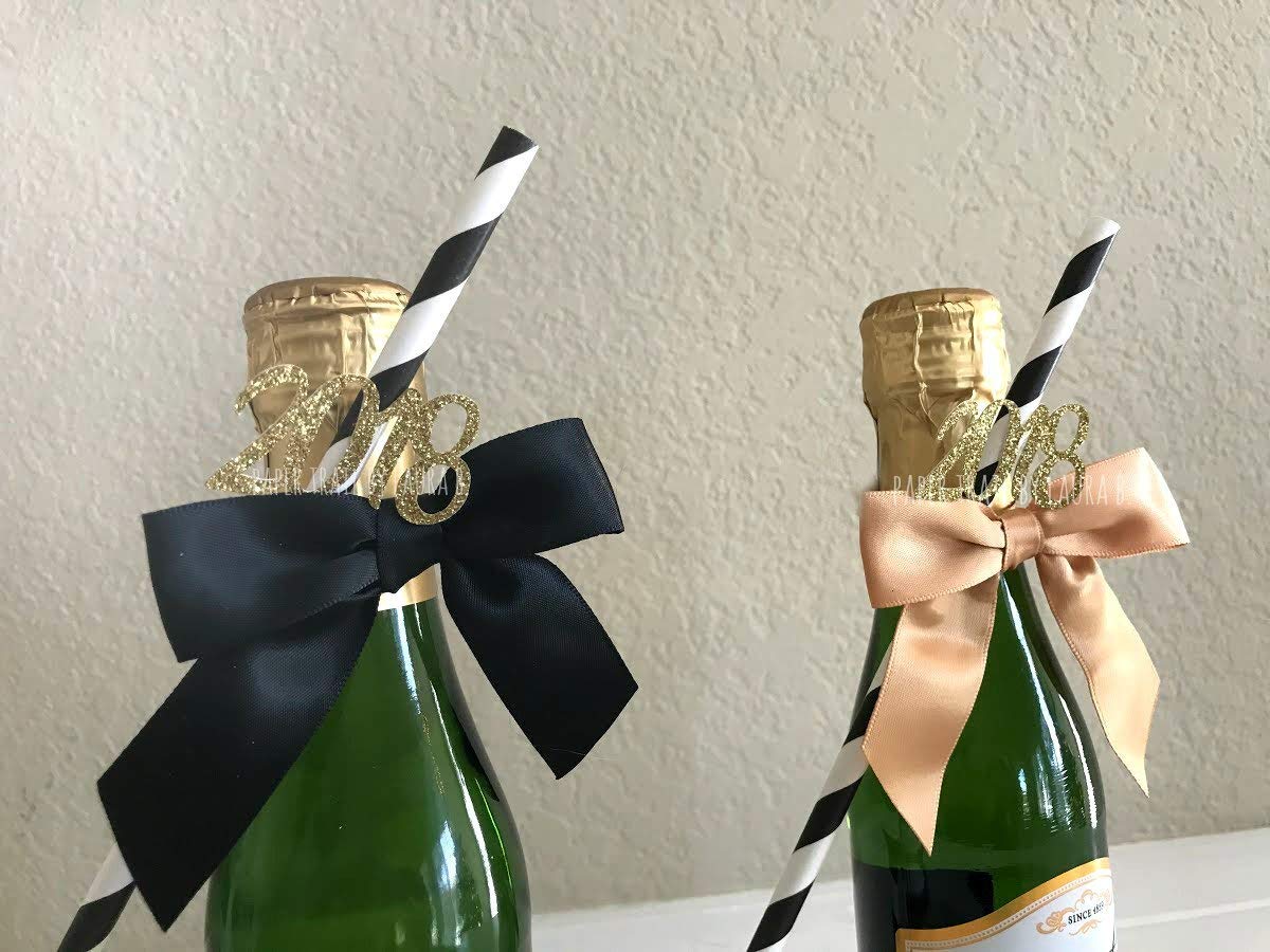 2020 Graduation Party Straws - 10 Pack Disposable Drinking Straws for Graduation Decorations, Commencement Celebrations & Class of 2020 Parties - Perfect for Graduation Ceremonies, Senior Nights & College Send-offs