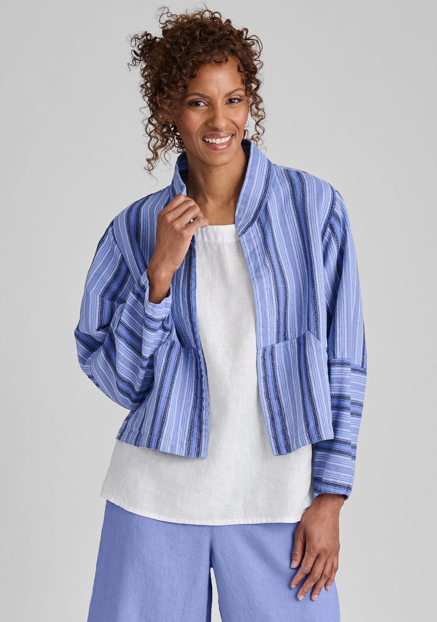 Seamly Jacket - Stylish Cropped Linen Jacket for Women | Lightweight Summer Blazer | Perfect for Office, Date Night & Outdoor Events