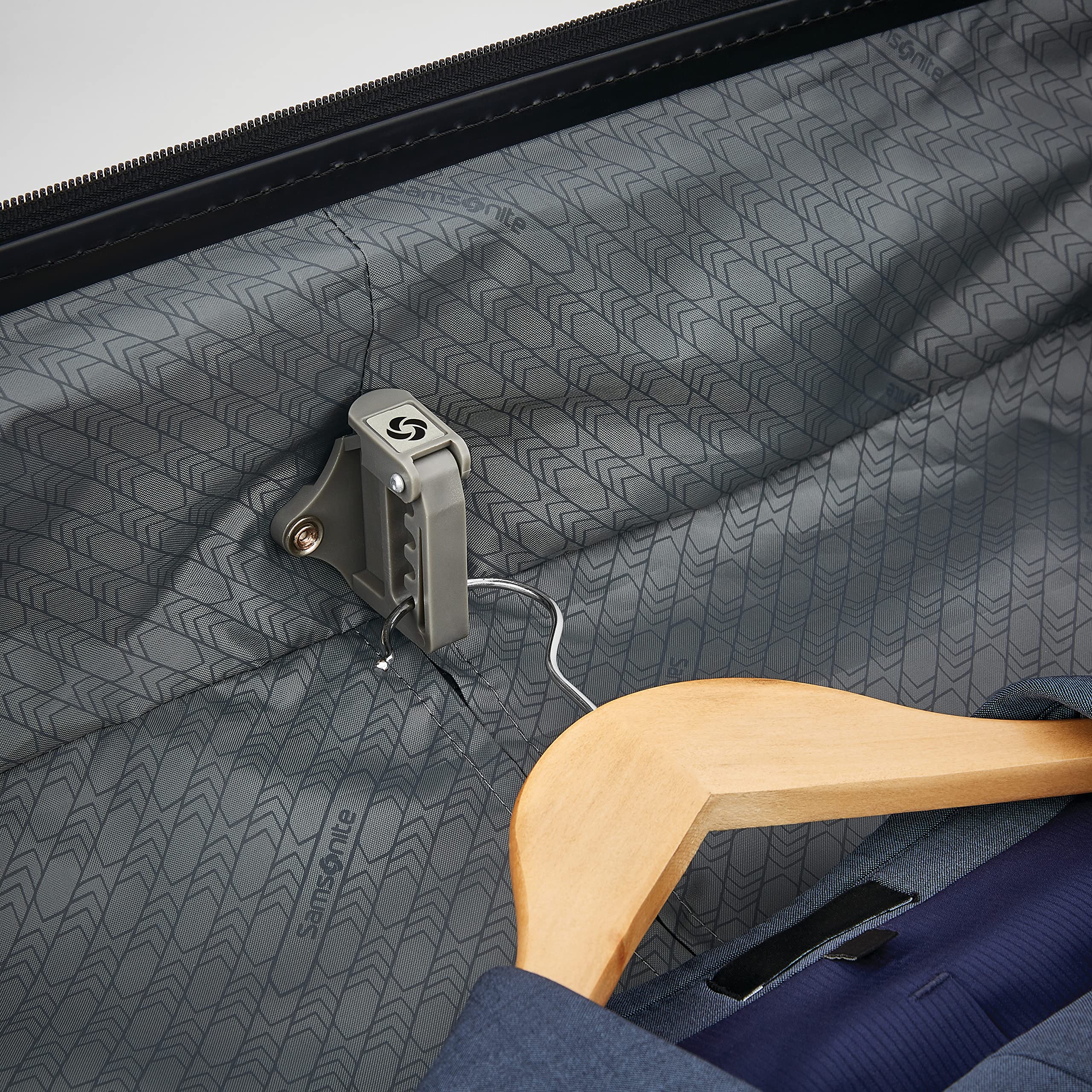 Samsonite Stryde 2 Hardside Expandable Luggage with Double Spinner Wheels - 28