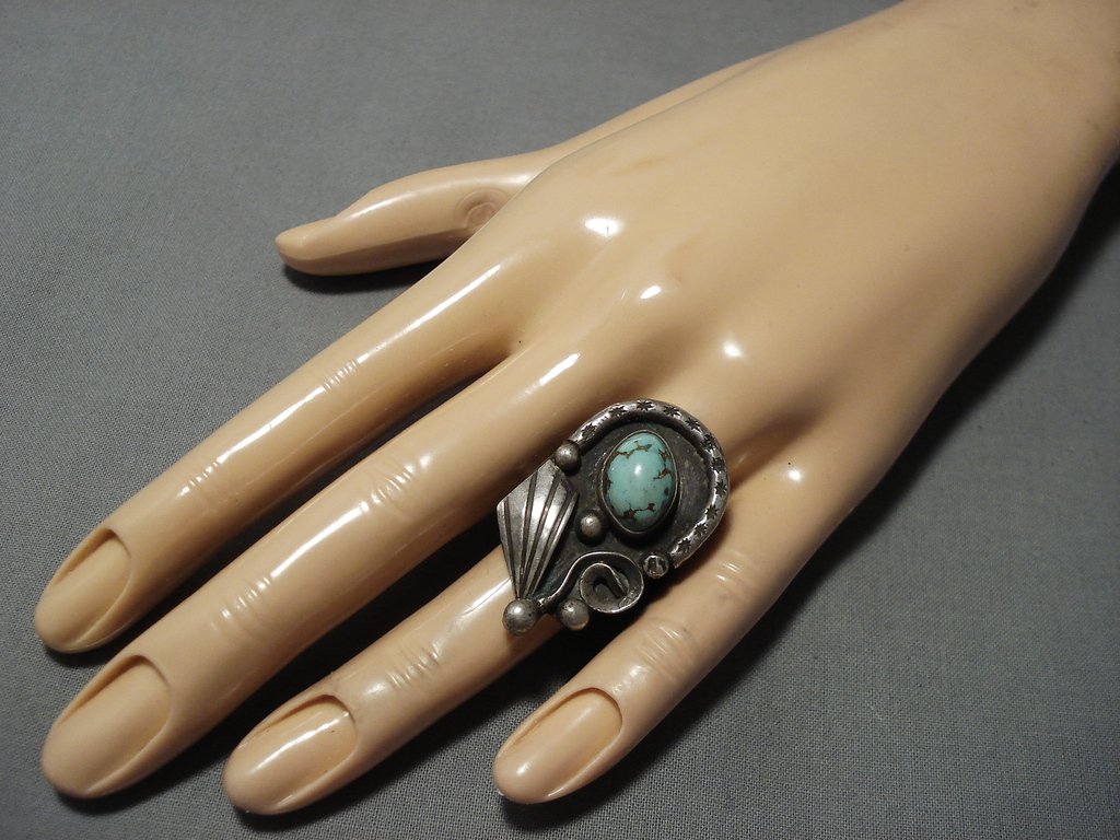 Vintage Navajo Carico Lake Turquoise Sterling Silver Leaf Ring - Authentic Native American Jewelry for Women - Perfect for Boho Fashion, Western Style & Special Occasions