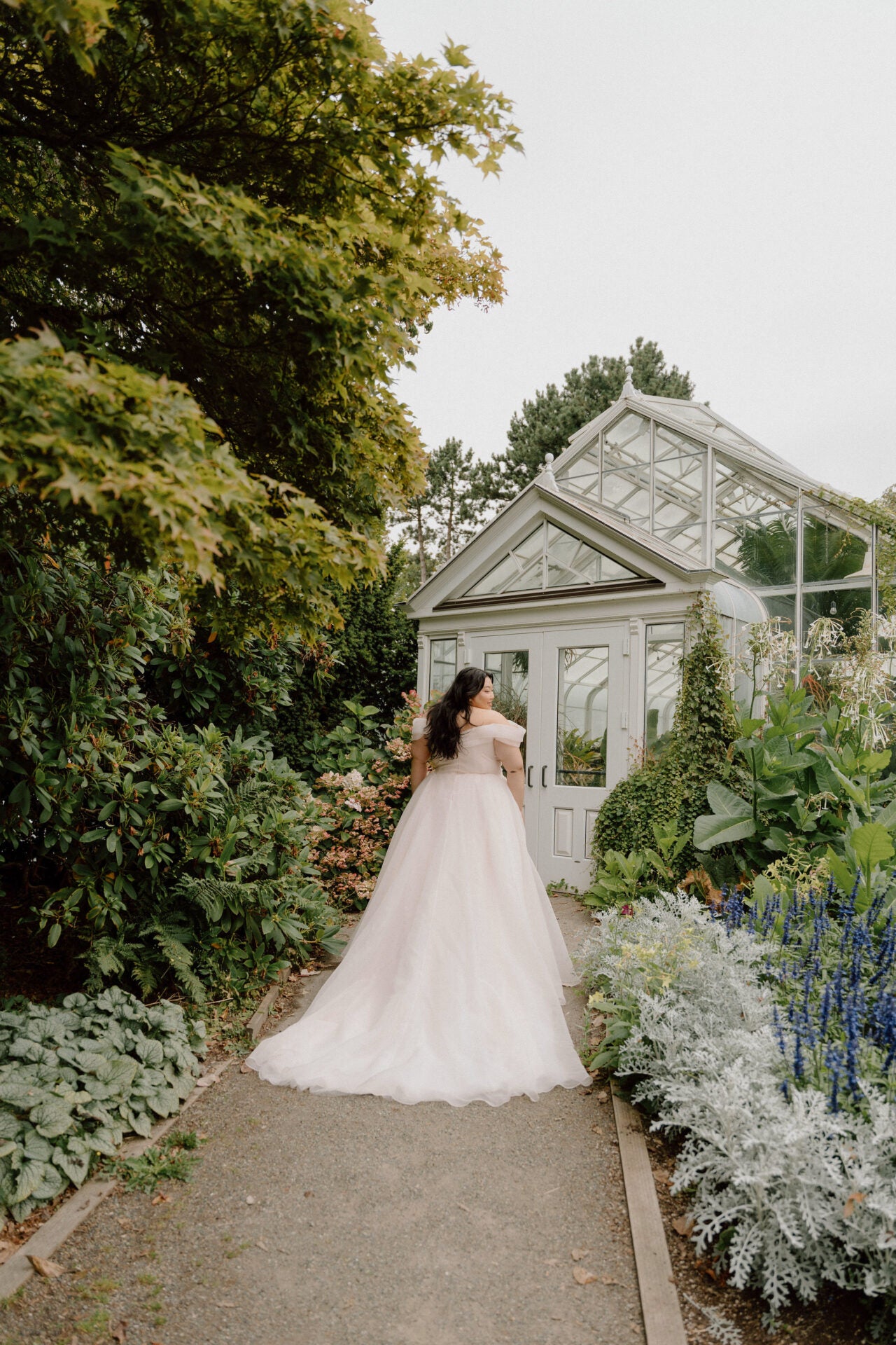 Kaylani Stella York Wedding Dresses – Elegant Lace Bridal Gowns for Church Ceremony & Beach Weddings