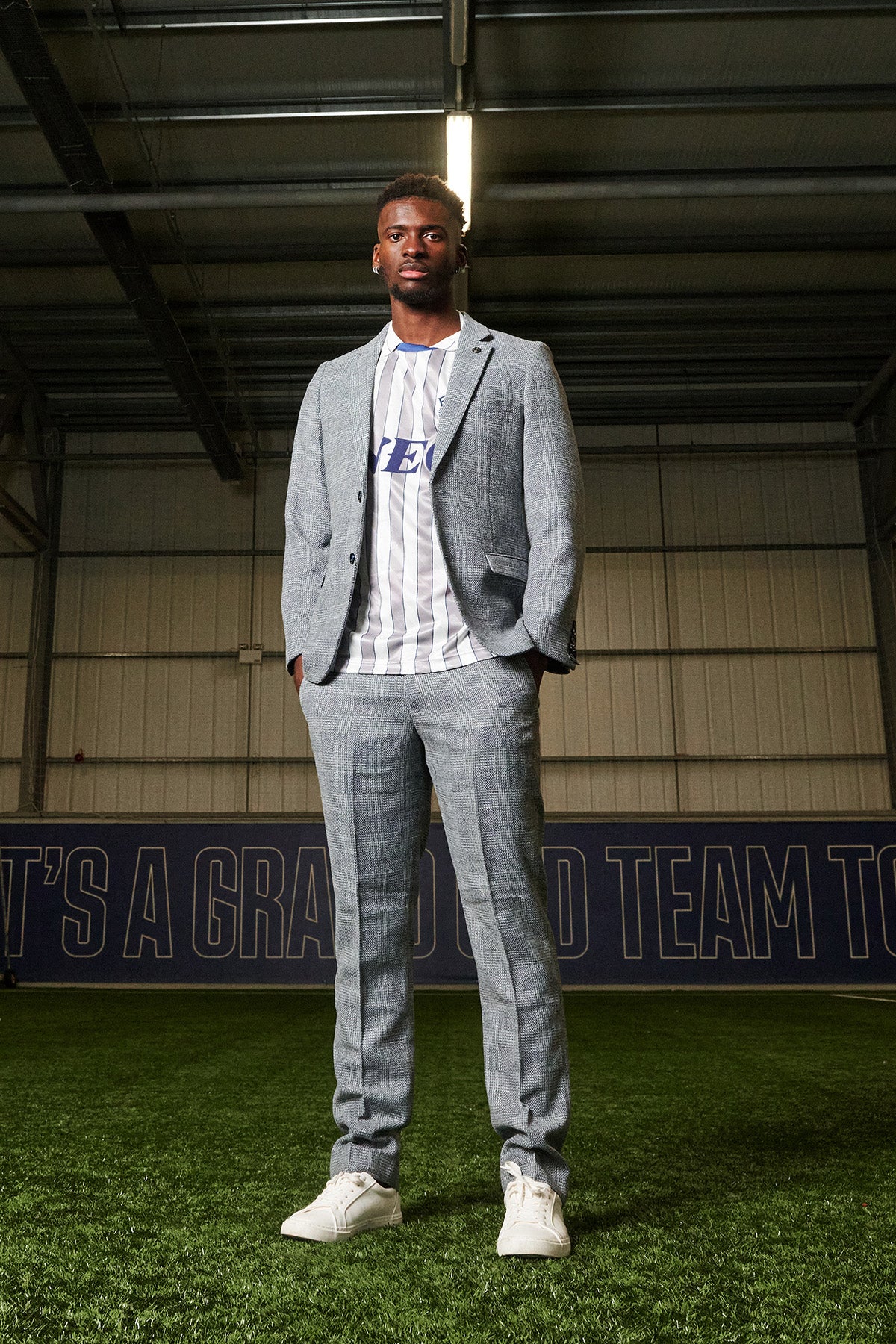 Everton FC Tim Iroegbunam Sky Blue Tweed Suit - Official Football Player Outfit for Matchday & Special Events