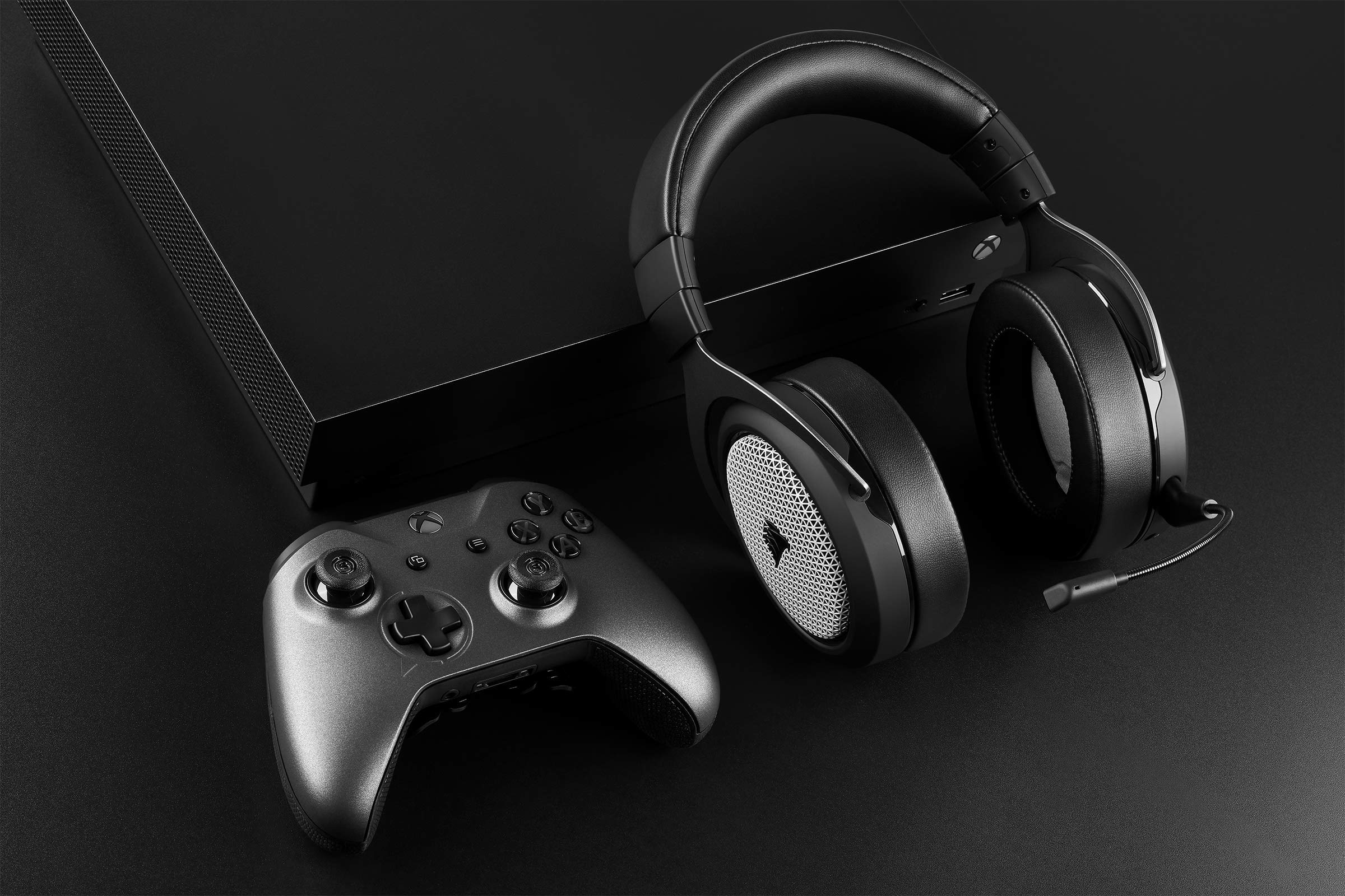 CORSAIR HS75 XB Wireless Gaming Headset for Xbox Series X|S, Xbox One & PC - Dolby Atmos Surround Sound, Detachable Noise-Canceling Mic, 50mm Neodymium Drivers - Black (Perfect for Competitive Gaming & Streaming)