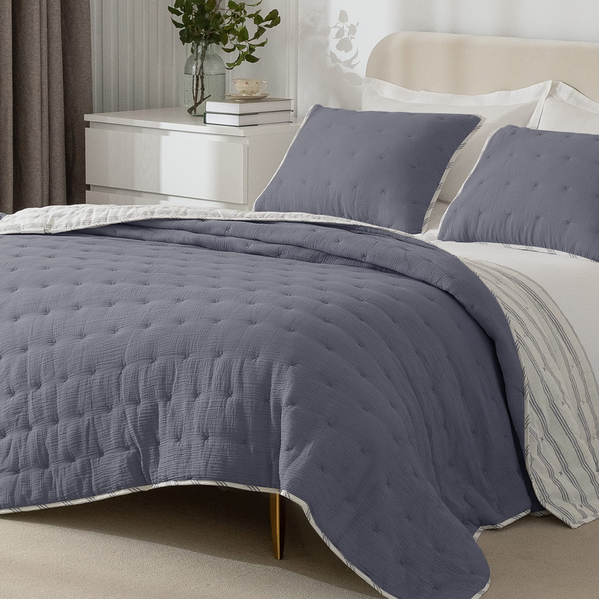 SHALALA 100% Cotton Gauze Quilt Set - Lightweight Reversible Seersucker Bedding for Queen Size Bed - 3 Piece All Season Soft Bedspread & Coverlet (Full/Queen, Blue) - Perfect for Guest Rooms, Master Bedrooms & Cozy Home Decor