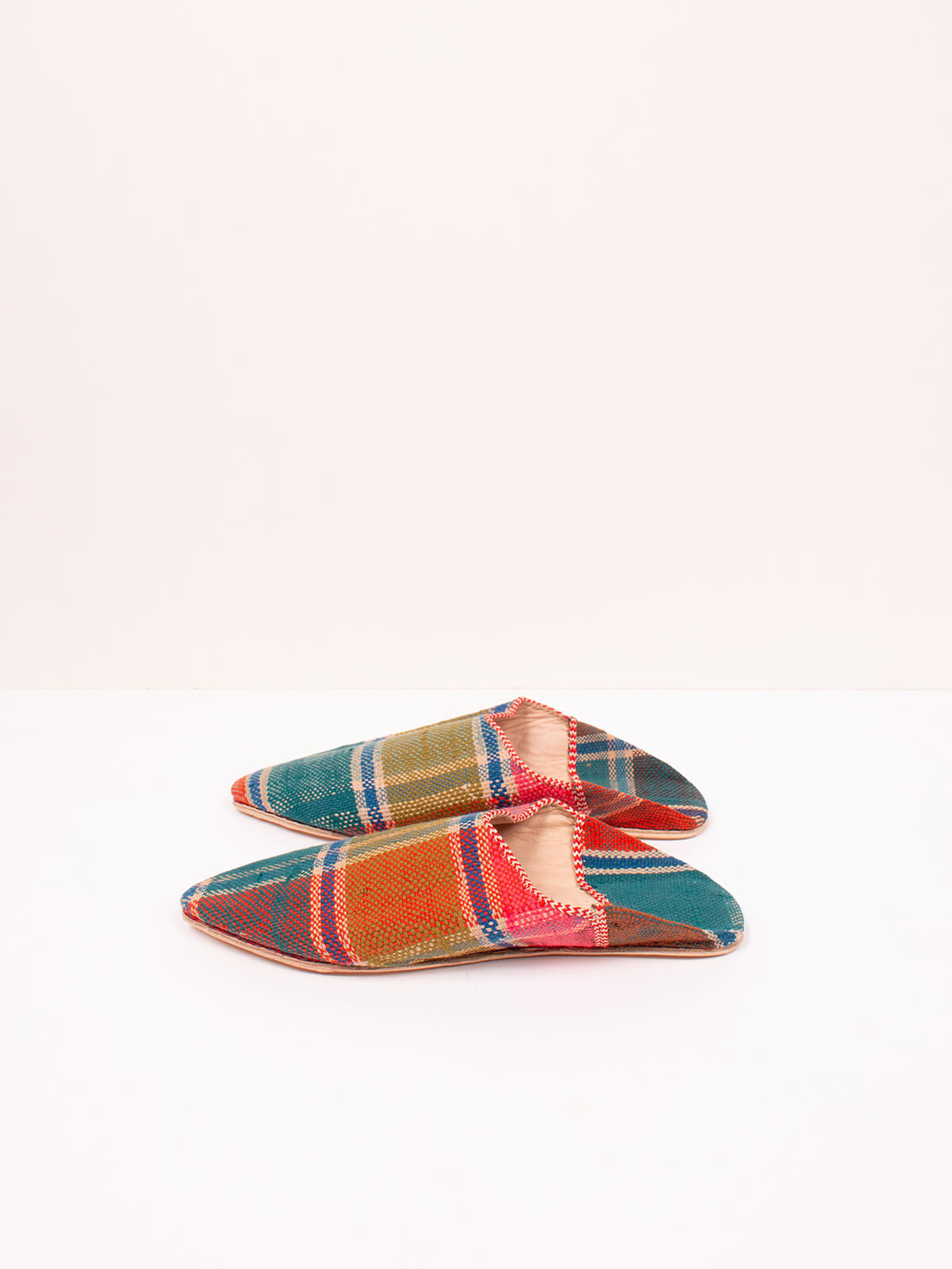 Authentic Moroccan Boujad Pointed Babouche Slippers - Handmade Leather Moroccan Shoes for Men & Women | Comfortable House Slippers, Cultural Fashion, Gift Idea for Home, Lounge & Special Occasions