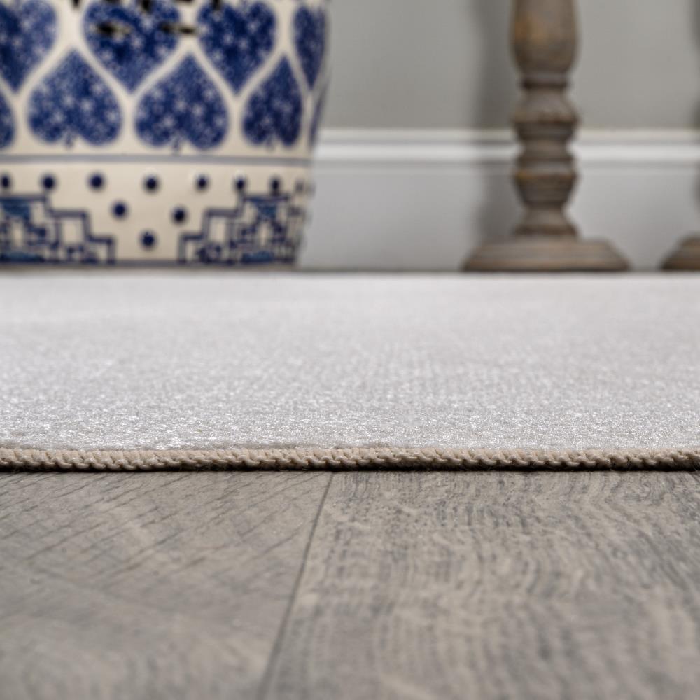 Twyla Classic Solid Low Pile Machine Washable Area Rug - Soft & Durable Non-Slip Living Room Carpet for Bedroom, Nursery & Home Decor