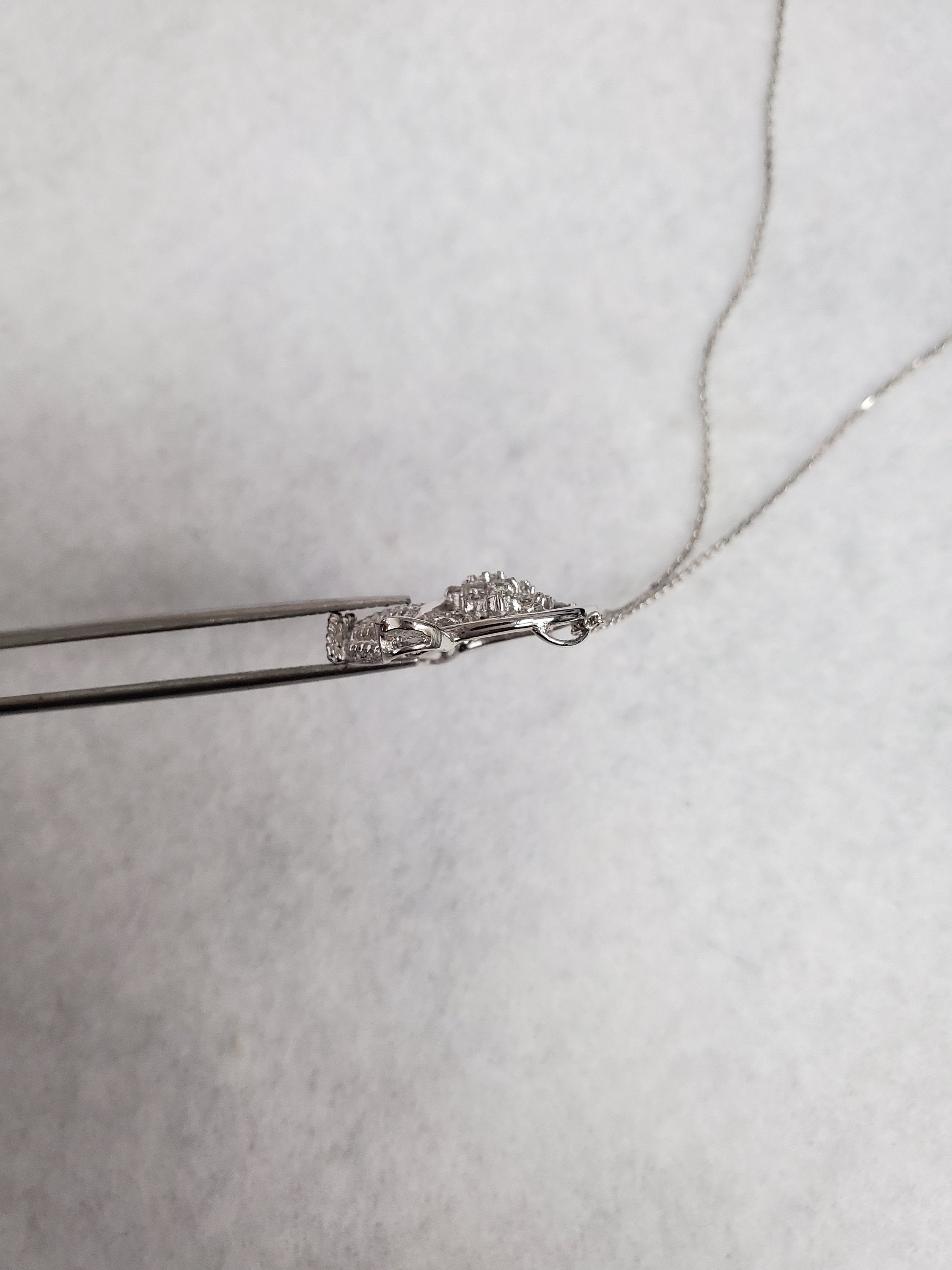 0.50cttw Diamond Flower Basket Pendant in 18k White Gold - Elegant Jewelry Gift for Women, Perfect for Anniversaries & Special Occasions