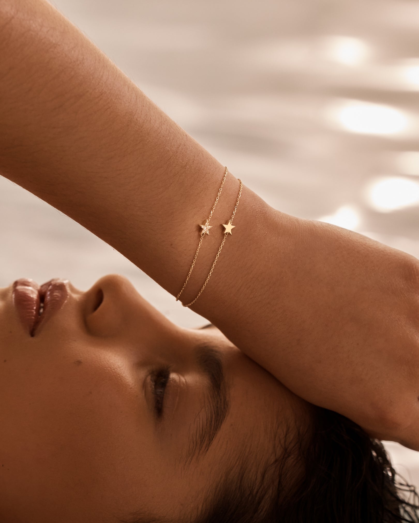 9K Solid Gold Wishing on a Star Bracelet for Women - Dainty Gold Star Charm Bracelet - Elegant Jewelry Gift for Birthday, Anniversary & Valentine's Day - Perfect for Everyday Wear & Special Occasions