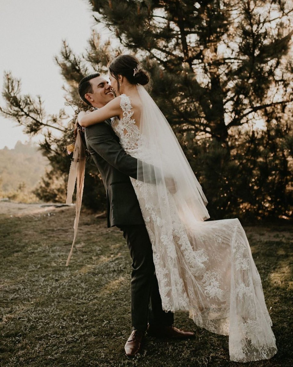 BHLDN Whispers & Echoes Milano Wedding Gown - Elegant Lace Bridal Dress for Romantic Ceremonies & Evening Receptions