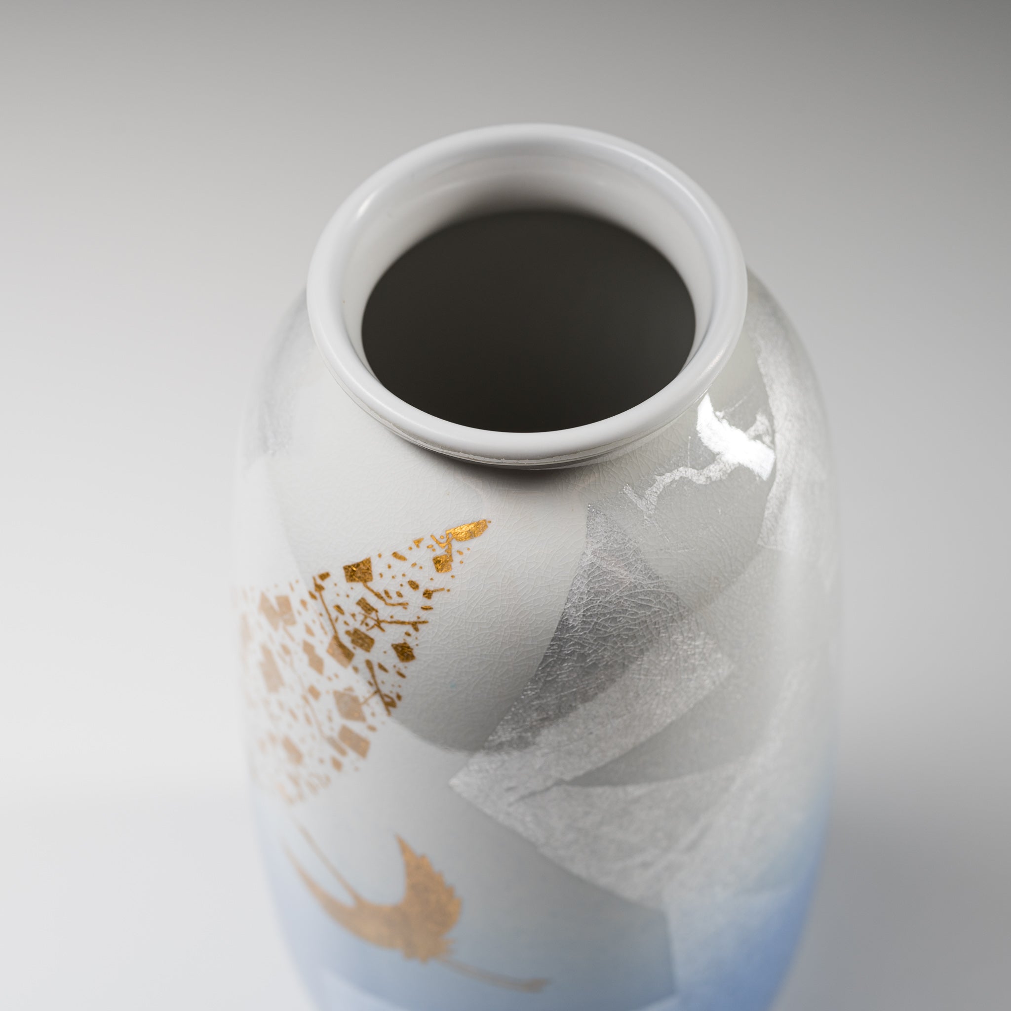 Handmade Japanese Kutani Ware Vase with Golden Crane Design - Elegant Ceramic Flower Vase with Gift Box | Perfect for Home Decor, Wedding Gifts & Japanese Tea Ceremony
