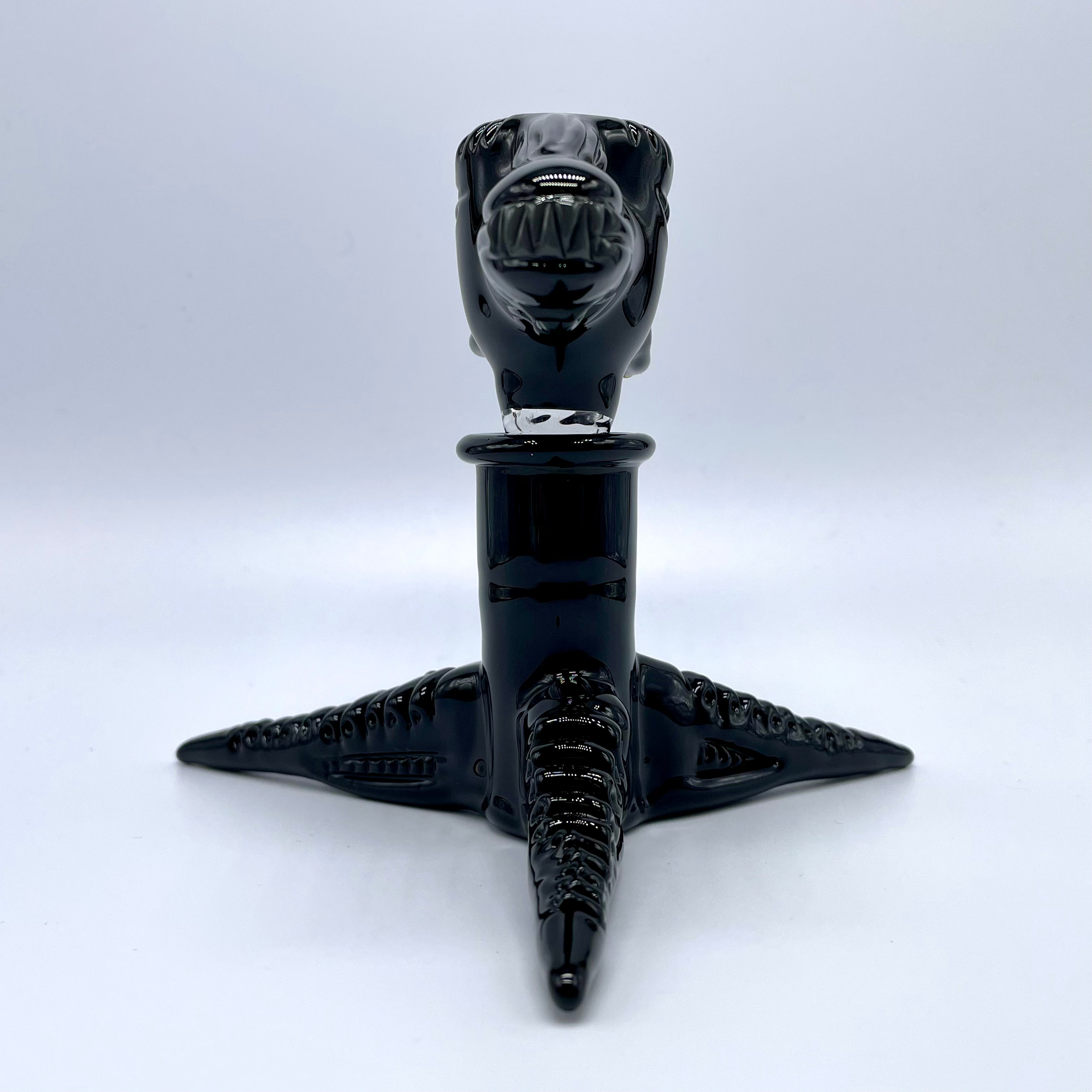18mm Xenomorph Alien Movie-Inspired Glass Slide with Stand - Perfect for Smoking Accessories, Collectibles & Sci-Fi Fans