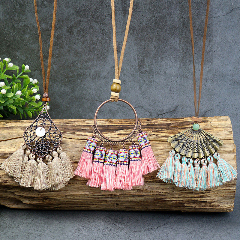 Bohemian Tassel Flower Pendant Necklace - Ethnic Retro Jewelry for Women - Perfect for Festivals, Beach Parties & Boho Fashion Outfits
