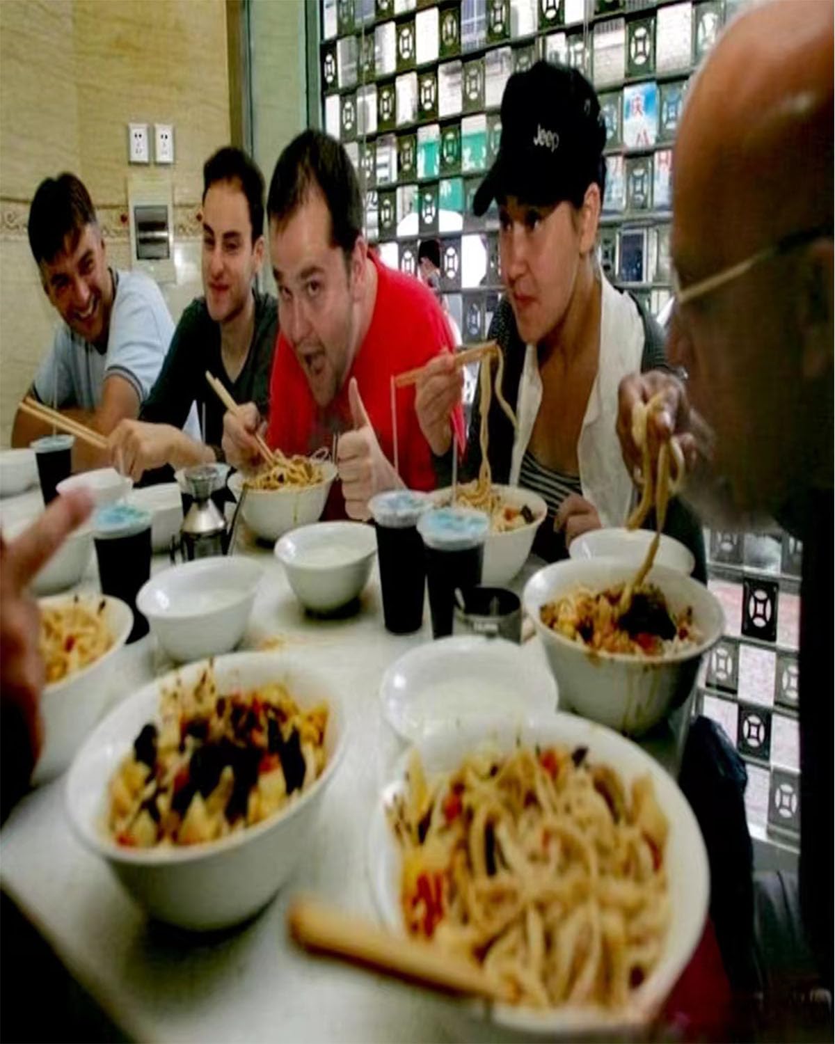 6-in-1 Electric Pasta Maker Machine - Cordless Handheld Noodle Press with Molds for Home Kitchen