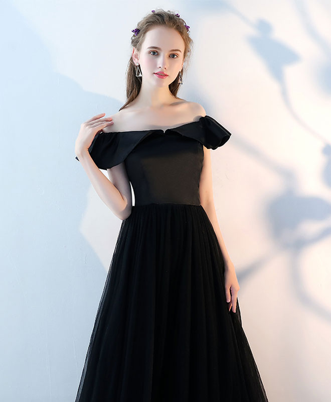 Elegant Black Long Prom Dress for Women - Formal Evening Gown for Homecoming, Ball & Special Occasions