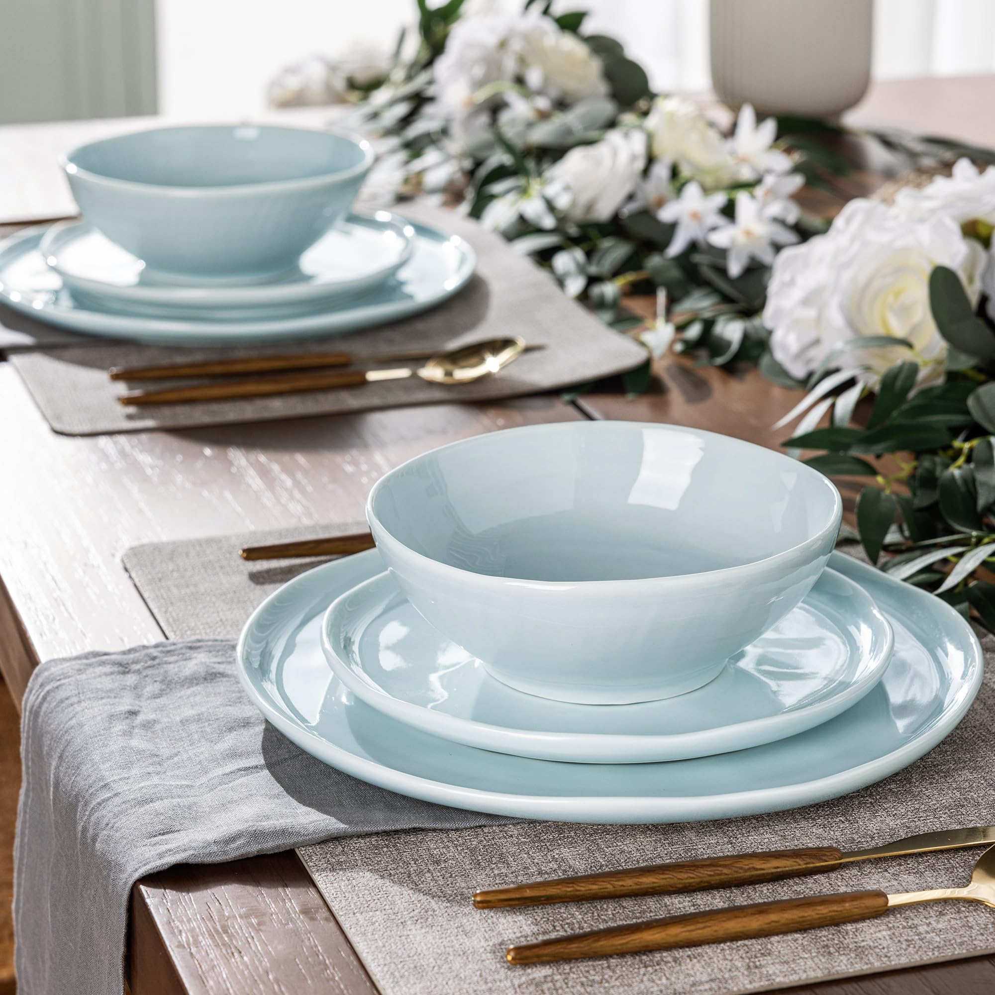 LERATIO 18-Piece Ceramic Dinnerware Set for 6 - Microwave, Dishwasher & Oven Safe Porcelain Plates & Bowls with Wavy Edge - Lightweight & Scratch Resistant - Light Blue - Perfect for Everyday Dining, Dinner Parties & Restaurant Use