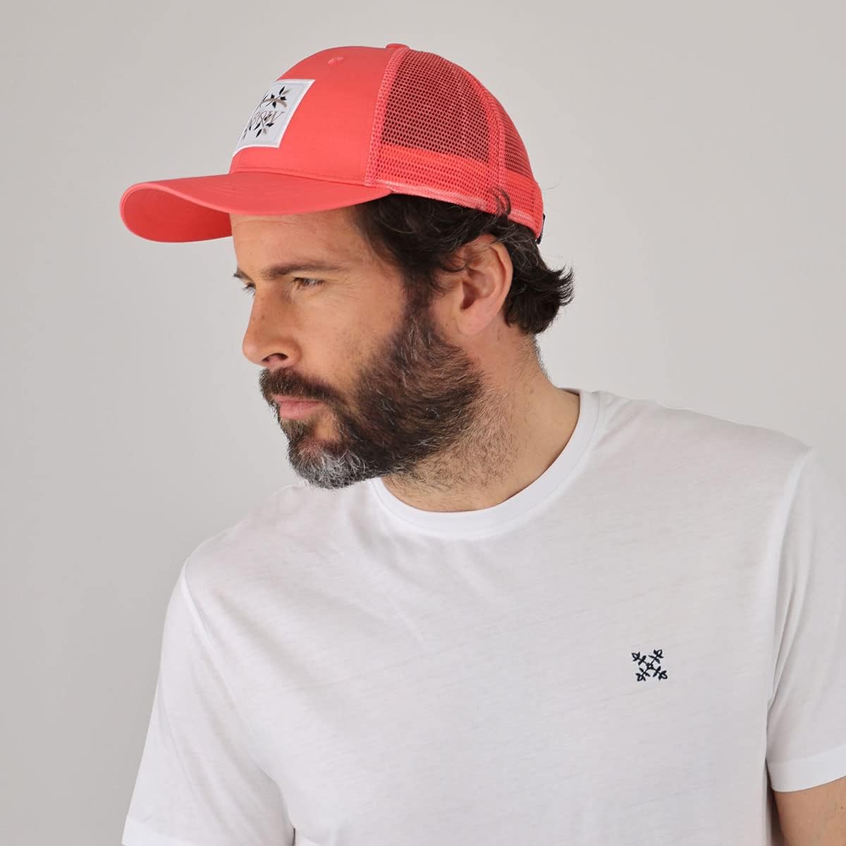OXBOW POKEPY Trucker Cap with Logo - Adjustable Snapback Hat for Men & Women - Stylish Corporate Rose Design - Perfect for Outdoor Activities, Sports, and Casual Wear