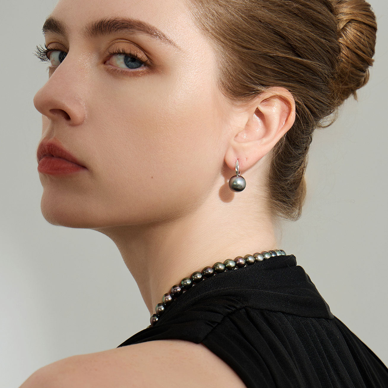 18K Gold Top Grade Tahitian Pearl Earrings for Women - Luxury Pearl Stud Earrings for Wedding, Anniversary & Special Occasions - KE00189