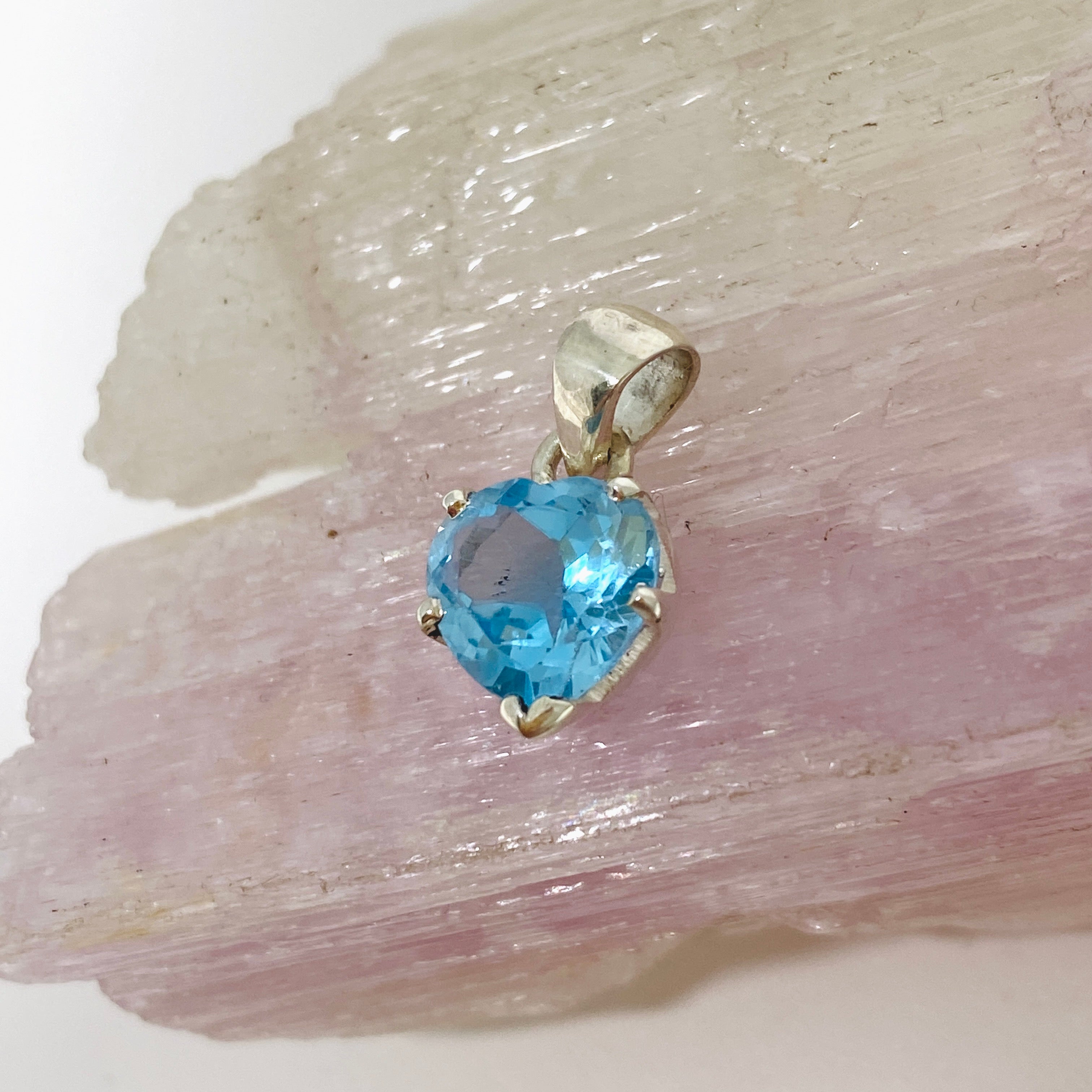 Blue Topaz Heart Faceted Pendant Necklace - PPGJ780 | Elegant Jewelry Gift for Women, Perfect for Valentine's Day, Anniversary & Special Occasions