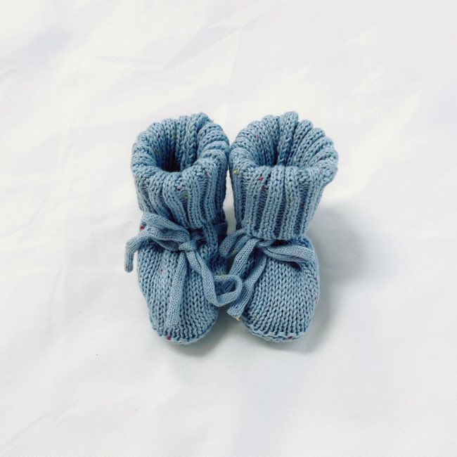 Adorable Blueberry Knit Booties for Babies - Soft & Comfortable Winter Boots for Newborns & Toddlers - Perfect for Indoor & Outdoor Use