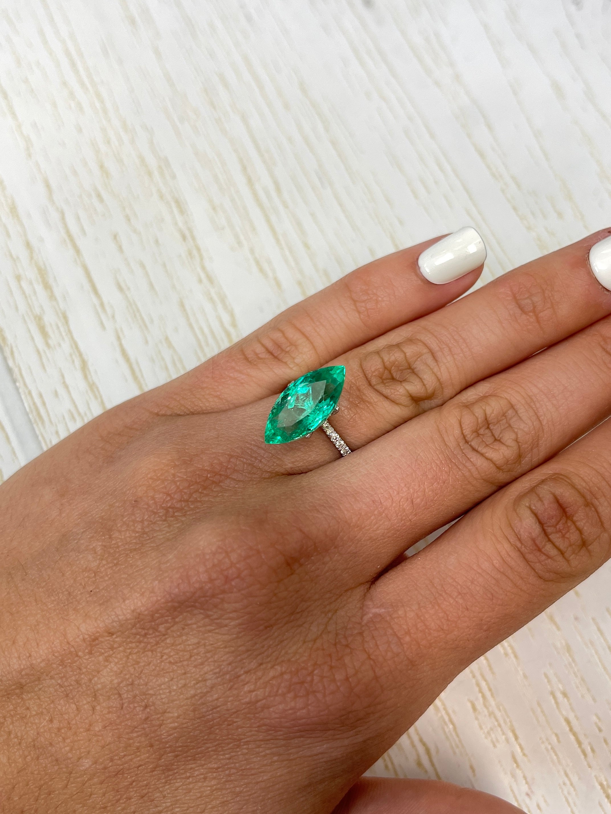 6.84 Carat 18.5x9mm Natural Colombian Green Emerald Marquise Cut Loose Gemstone for Jewelry Making - Perfect for Engagement Rings, Pendants & Earrings