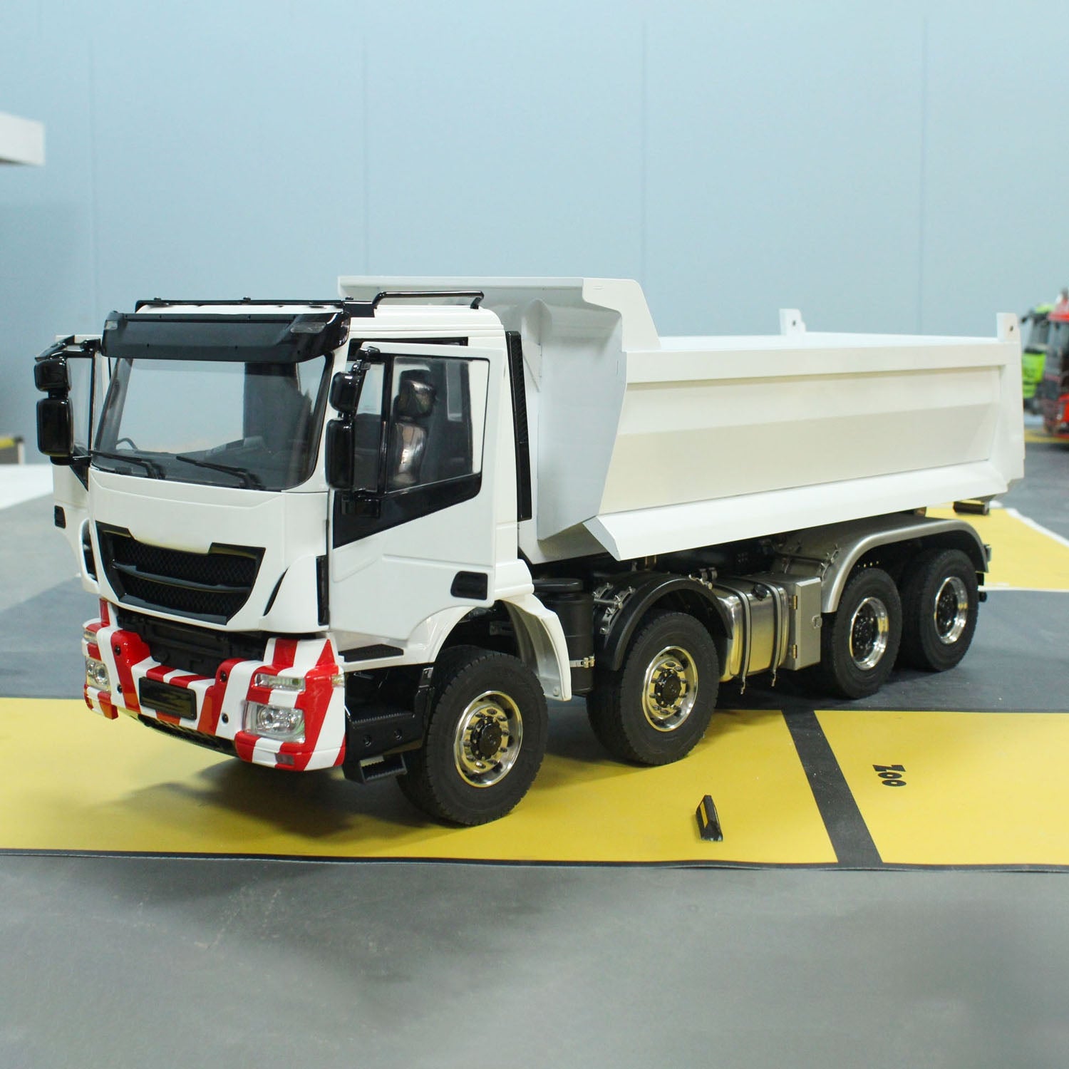 1/14 Scale 8x8 Metal Hydraulic RC Dump Truck - Radio Controlled Remote Control Toy with Realistic Sound & Light, 3-Speed Transmission (PNP) - Perfect for Construction Site Play, Off-Road Adventure & Collectors