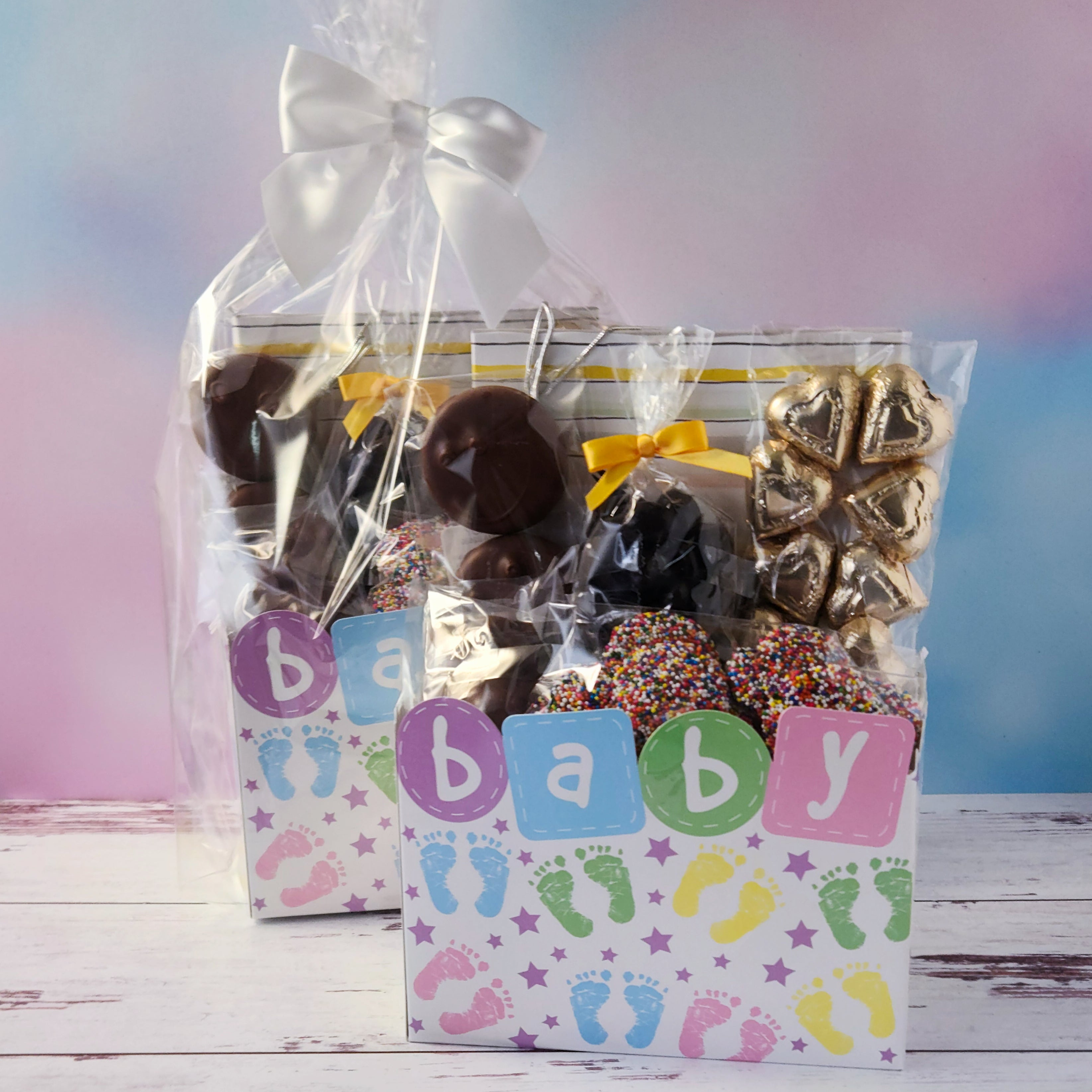 Baby Gift Basket - Newborn Baby Shower Present Set with Soft Blanket, Cute Toys & Organic Baby Care Essentials - Perfect for Baby Showers, Birthdays & Welcome Home Gifts