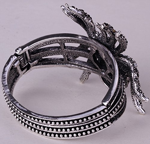 Spider Web Bracelets for Women Halloween - Adjustable Gothic Jewelry (6.5-7.5 Inch Wrist) - Perfect for Halloween Parties, Cosplay & Gothic Fashion Accessories