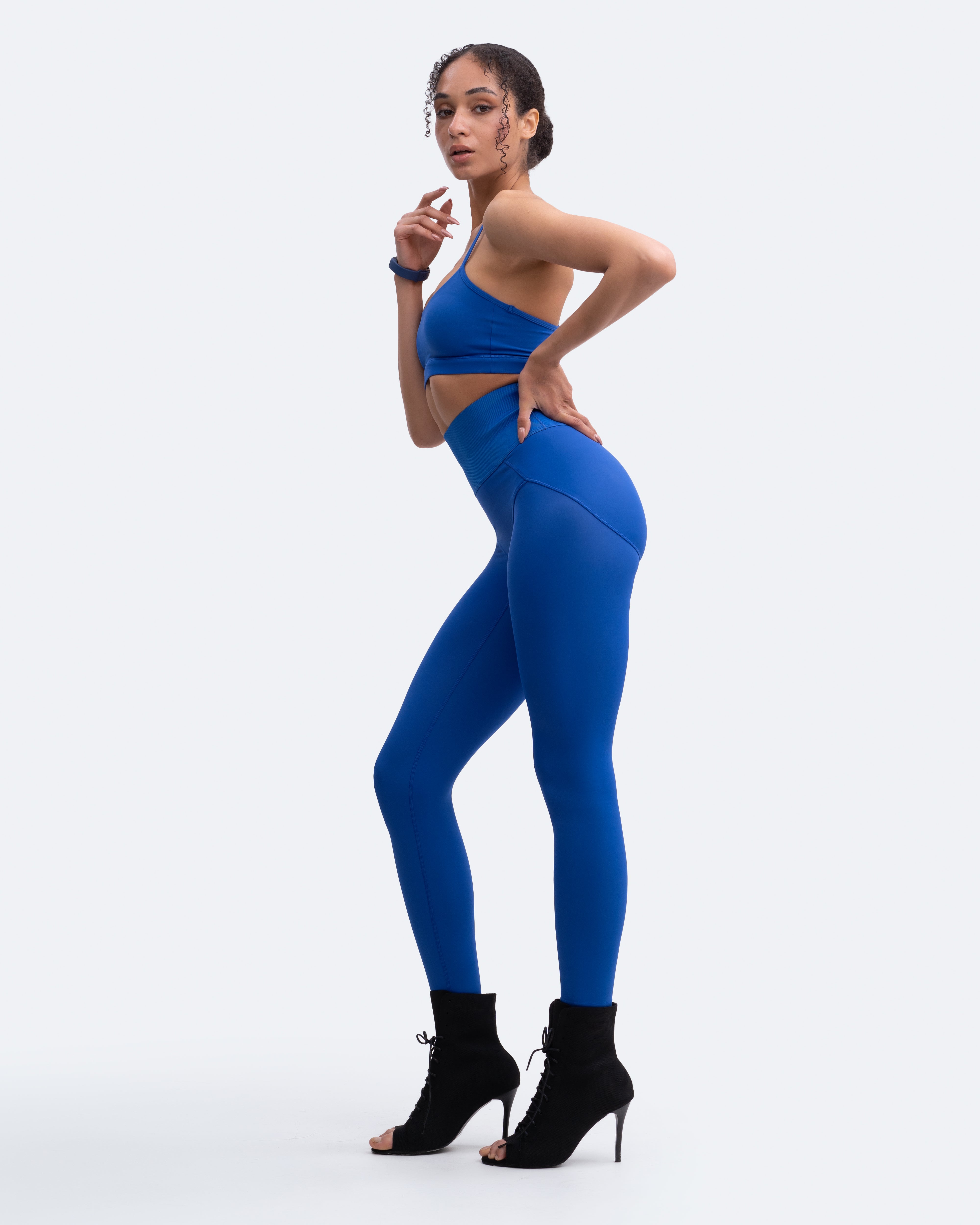 Seamless Sports Bra with Thin Straps - Comfortable Workout Bra for Yoga, Running & Gym - Breathable & Supportive Activewear for Women