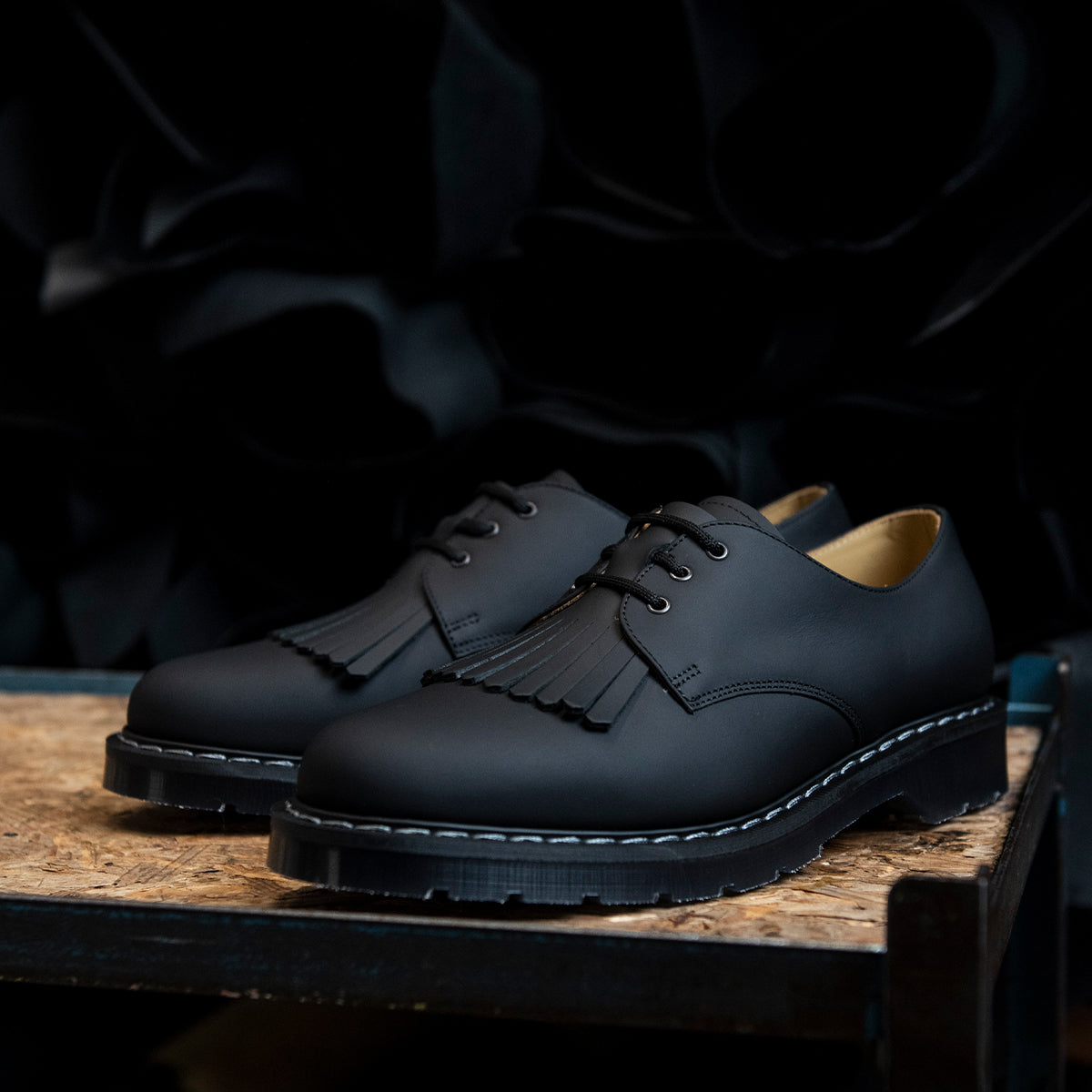 Black Greasy Gibson Shoe & Shoe Kiltie - Premium Leather Shoe Accessories for Men's Dress Shoes | Perfect for Formal Events, Weddings & Business Occasions