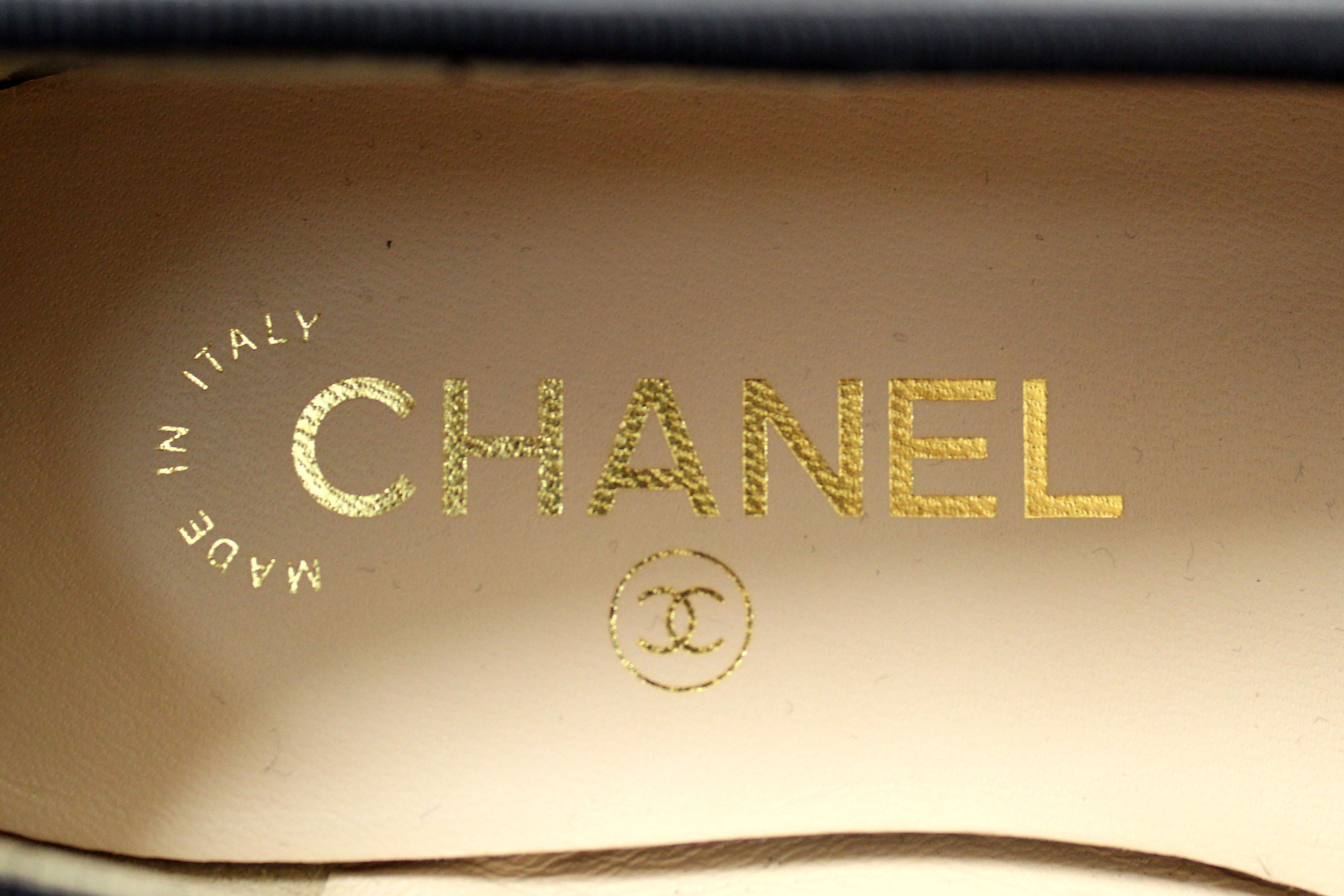 Authentic Chanel Black Lambskin & Patent Calfskin Ballet Flats Women's Size 37 - Elegant Comfort for Work, Parties & Special Occasions