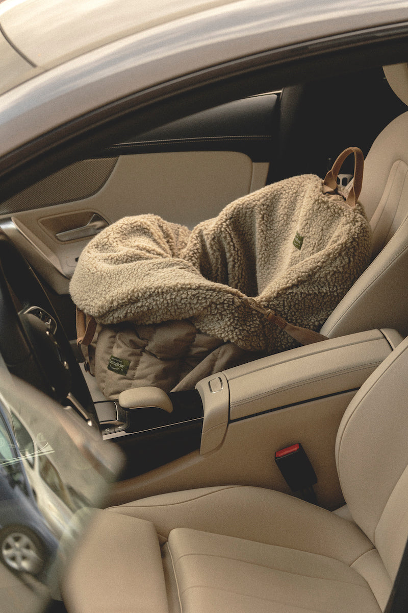 Premium Beige Dog Car Seat - Comfortable & Secure Pet Travel Carrier for Small to Medium Dogs - Perfect for Road Trips, Daily Commutes & Vet Visits