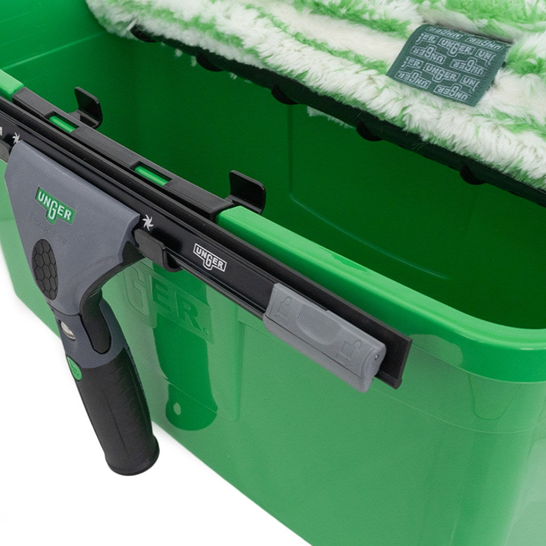 Unger Pro 3 Gallon Bucket - Heavy Duty Cleaning Bucket for Professional & Home Use - Perfect for Mopping, Car Washing & Outdoor Cleaning