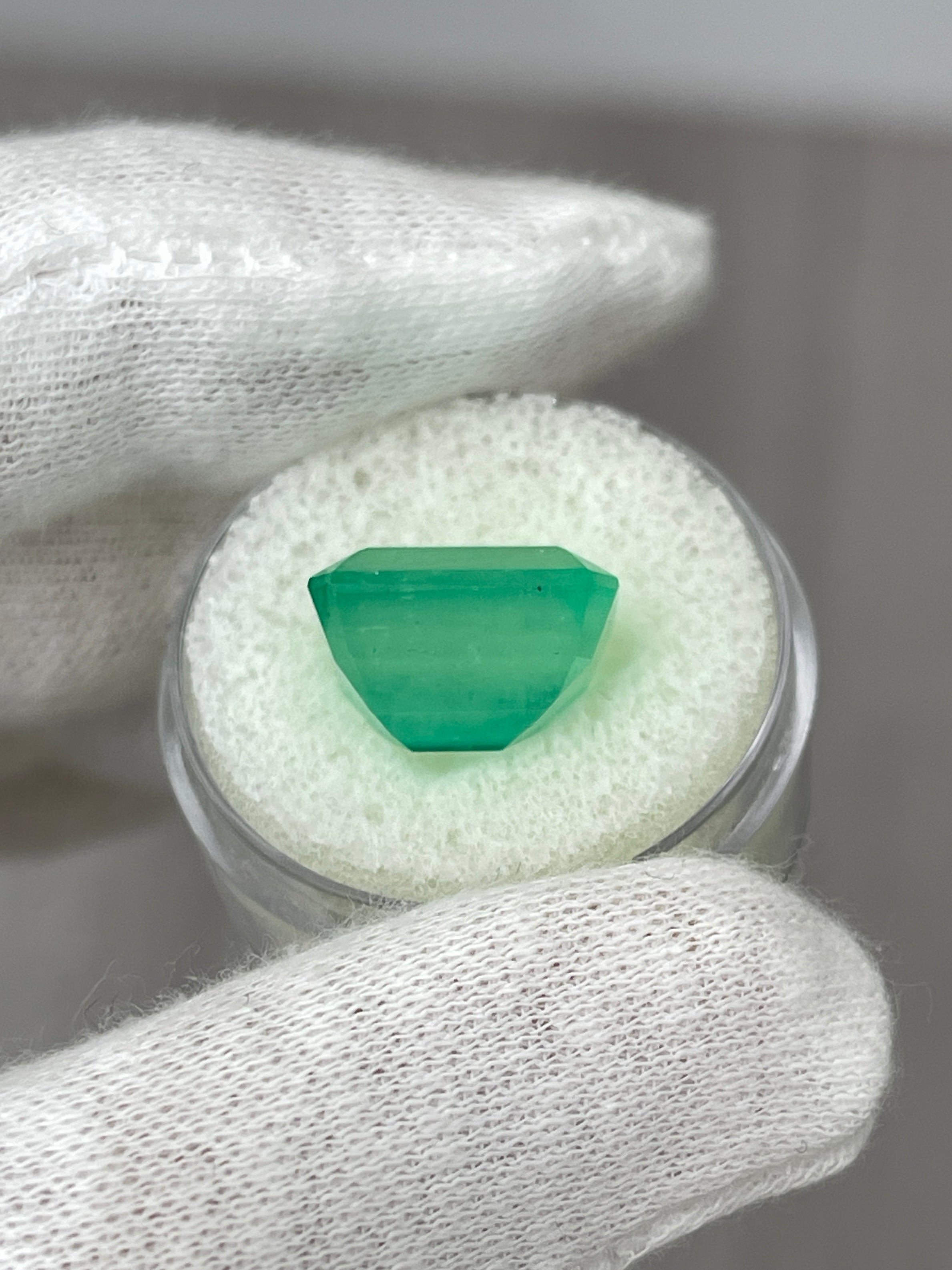 9.29 Carat 13x10mm Earthy Medium Green Emerald Cut Loose Colombian Emerald Gemstone for Jewelry Making - Engagement Rings, Necklaces & Earrings