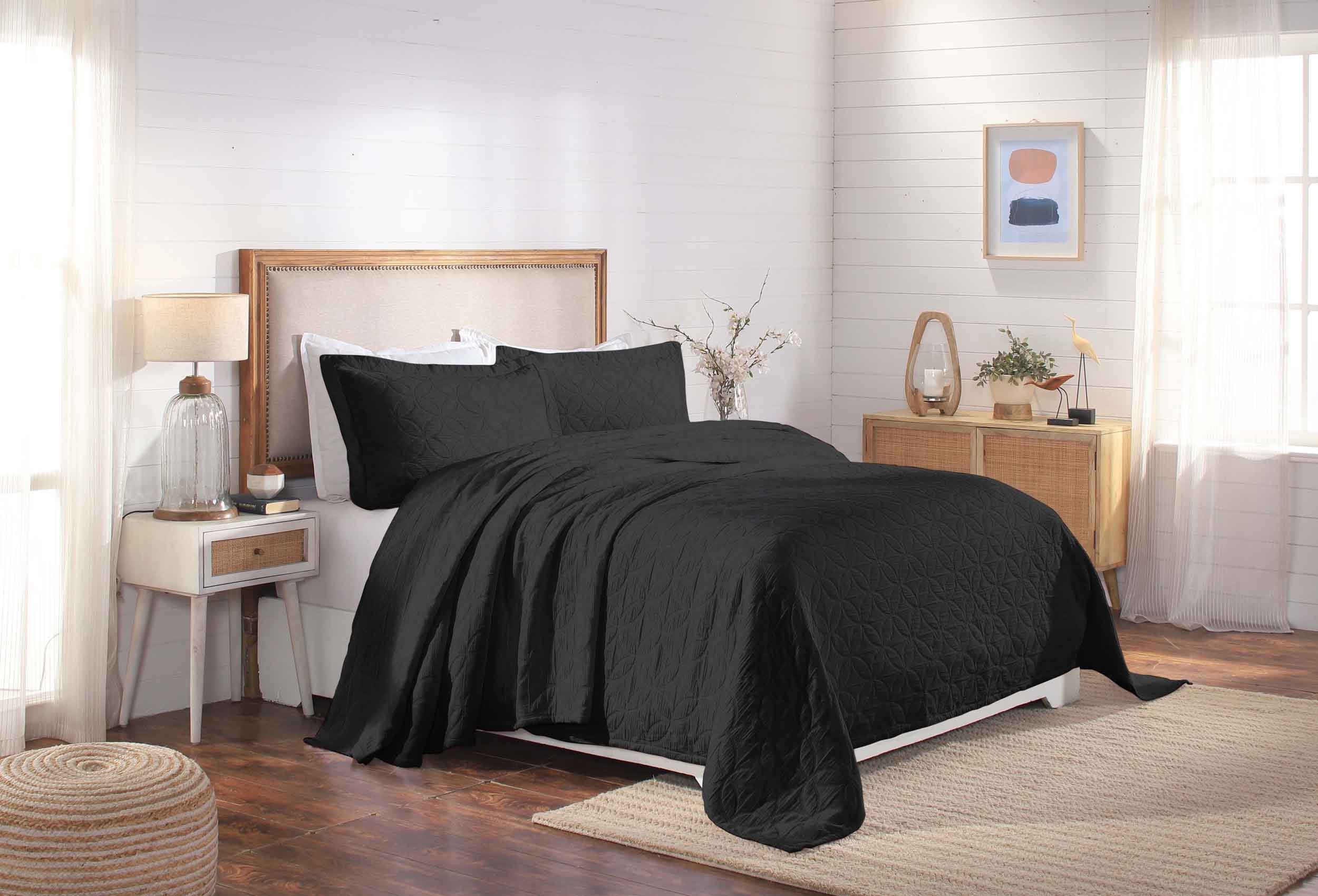 Serenity Cotton Matelasse Celtic Circle Airy Bedspread Set - Queen Size Lightweight Quilted Coverlet with All-Over Embroidery for Bedroom Decor, Guest Room & Cozy Home Styling