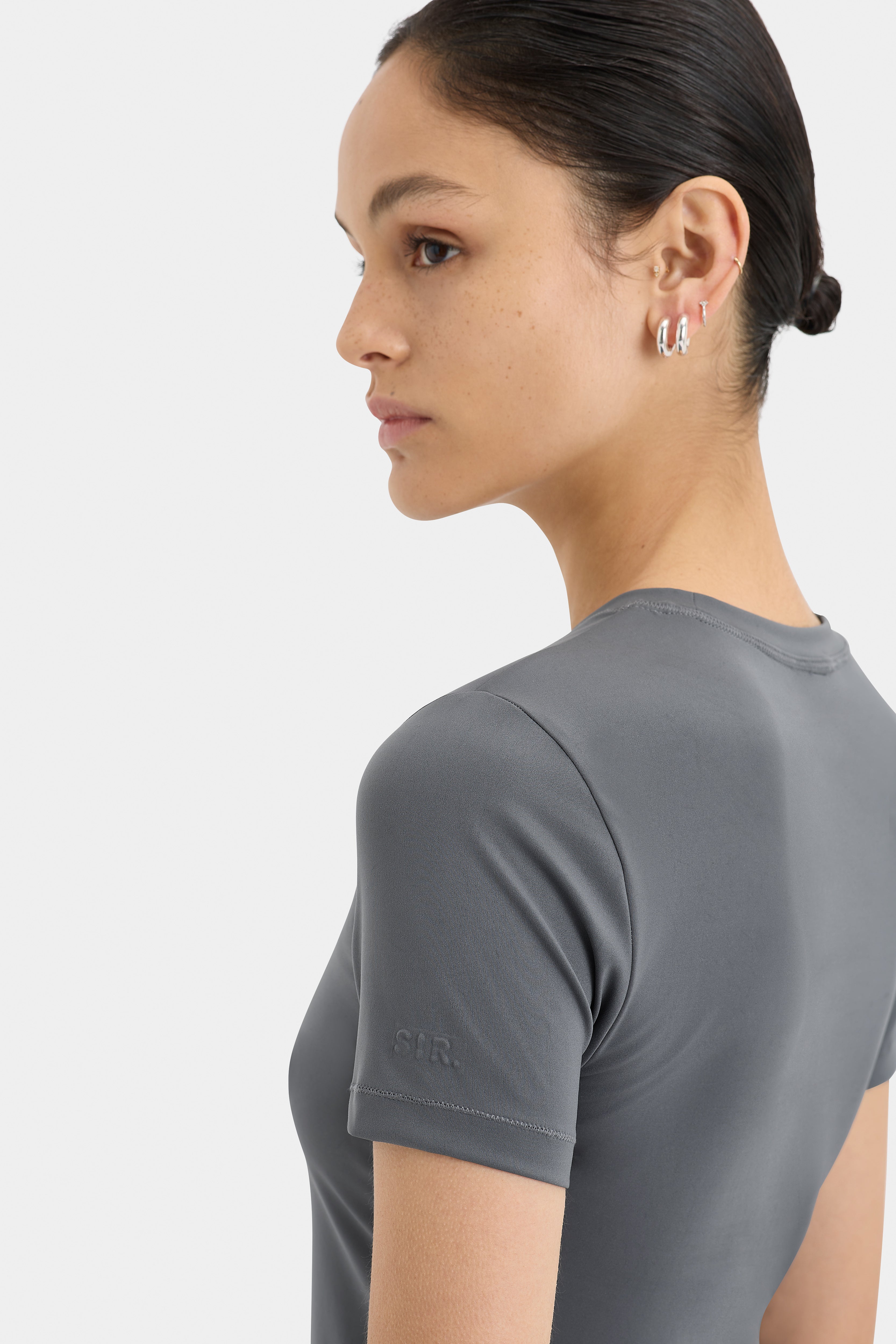 Premium Fitted Dive Tee - Soft & Stylish Steel Gray T-Shirt for Men | Gym, Casual Wear & Everyday Comfort