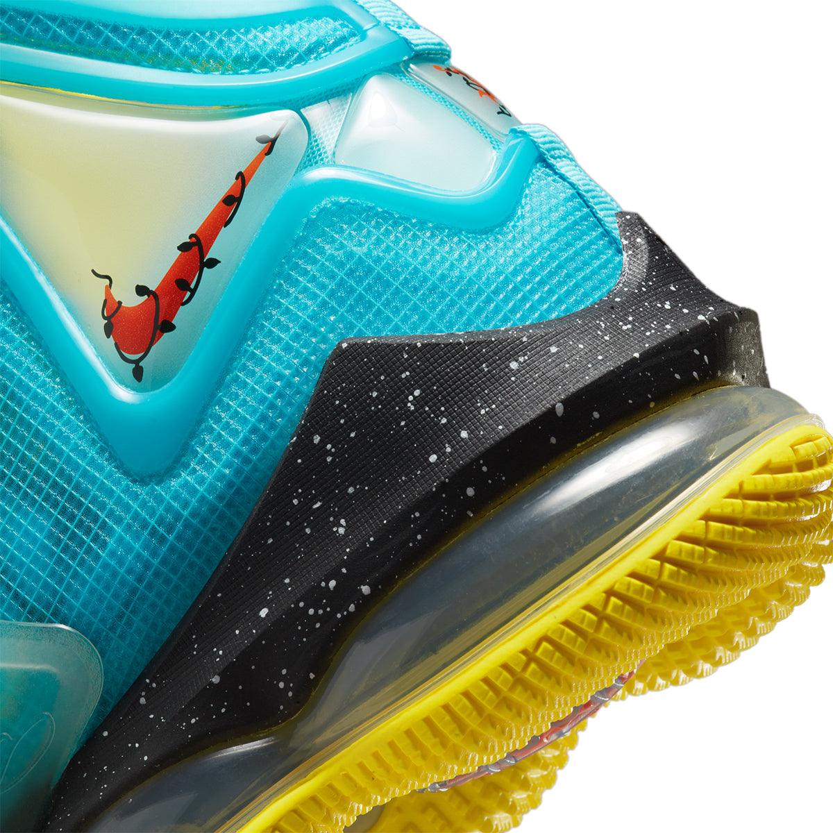 LeBron 19 'Christmas' Basketball Shoes - Limited Edition Holiday Sneakers for Men - High-Performance NBA Court & Streetwear Fashion (Perfect for Gifts, Games & Festive Outfits)