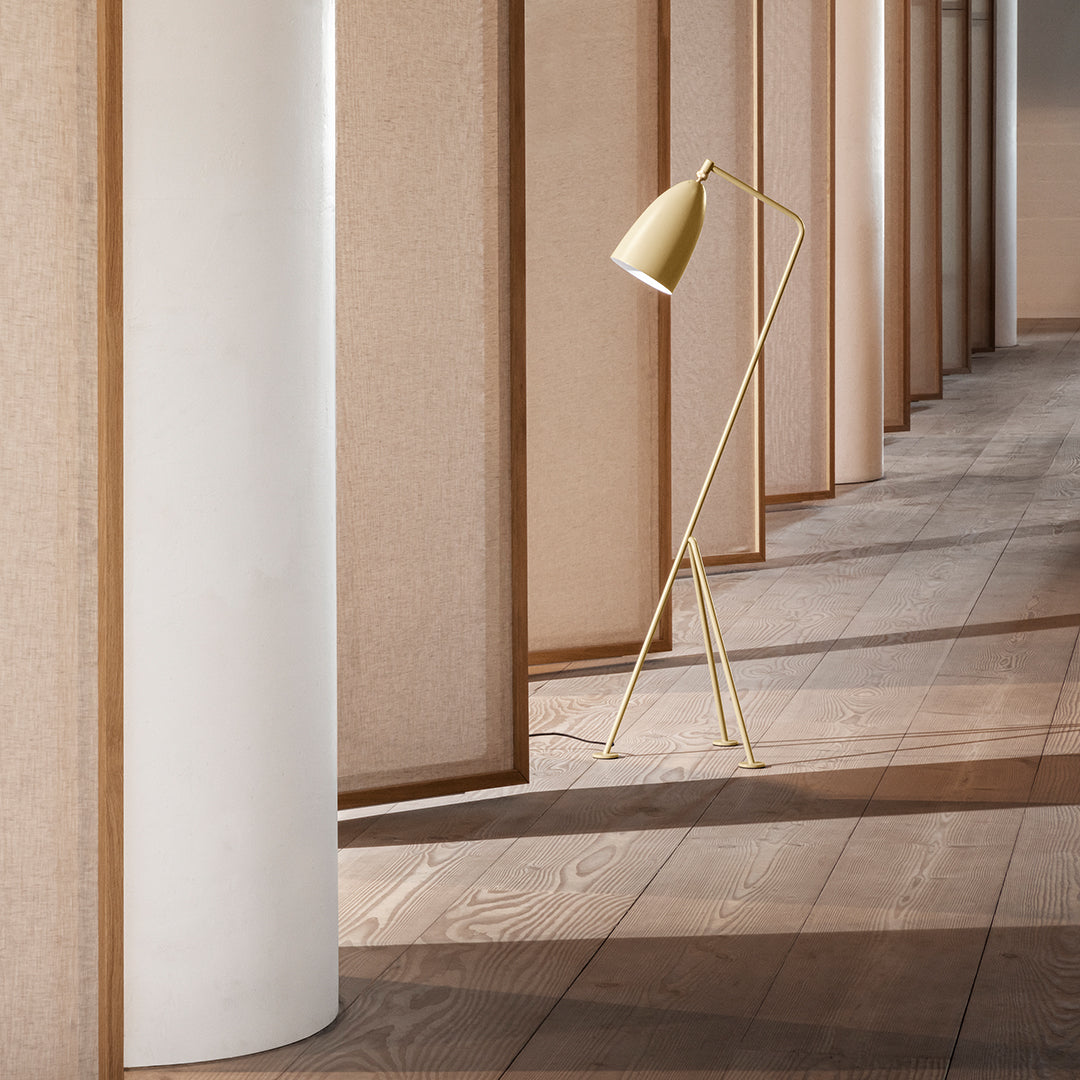 Modern Grossman Gräshoppa Adjustable Floor Lamp - Scandinavian Design for Living Room, Bedroom & Office - Bright LED Reading Light with Flexible Gooseneck