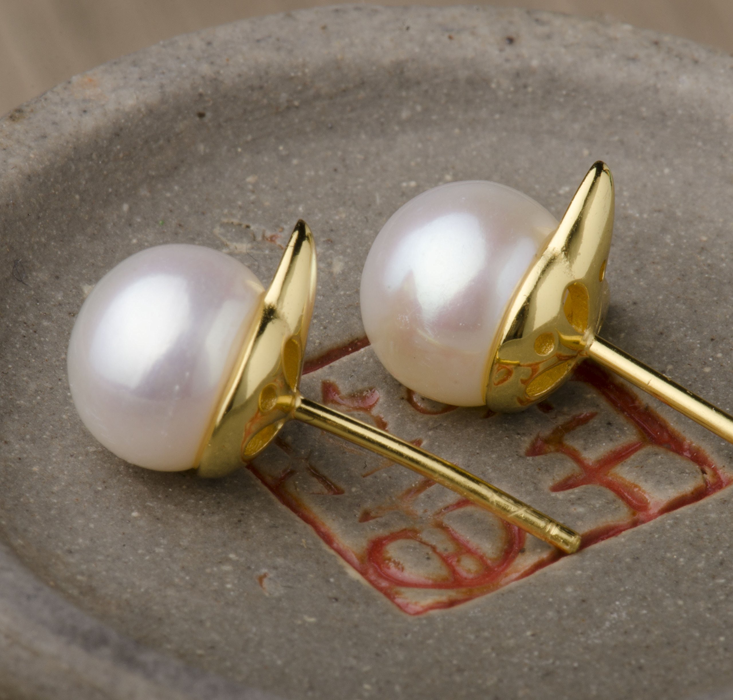Elegant S.Leaf Sterling Silver Cat Earrings with Pearl Accents - Perfect Cat Lover Jewelry & Memorial Gifts for Women | Ideal for Daily Wear, Special Occasions & Cat-Themed Events