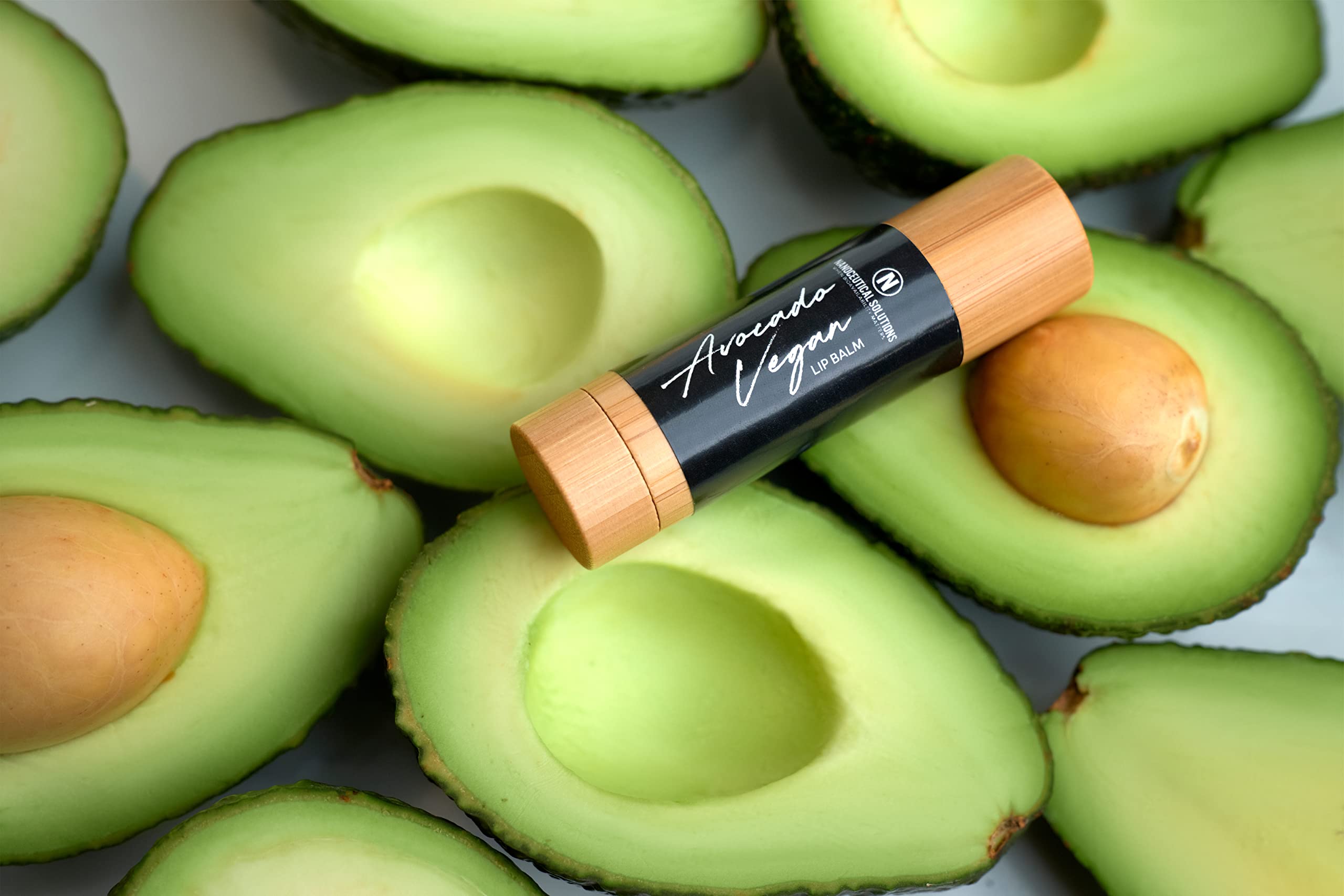 AVOCADO VEGAN LIP BALM - Natural, Lightweight & Highly Nourishing with Avocado & Shea Butter for Deep Hydration - Perfect for Dry, Chapped & Sore Lips - Ideal for Daily Use, Outdoor Activities & Winter Lip Care