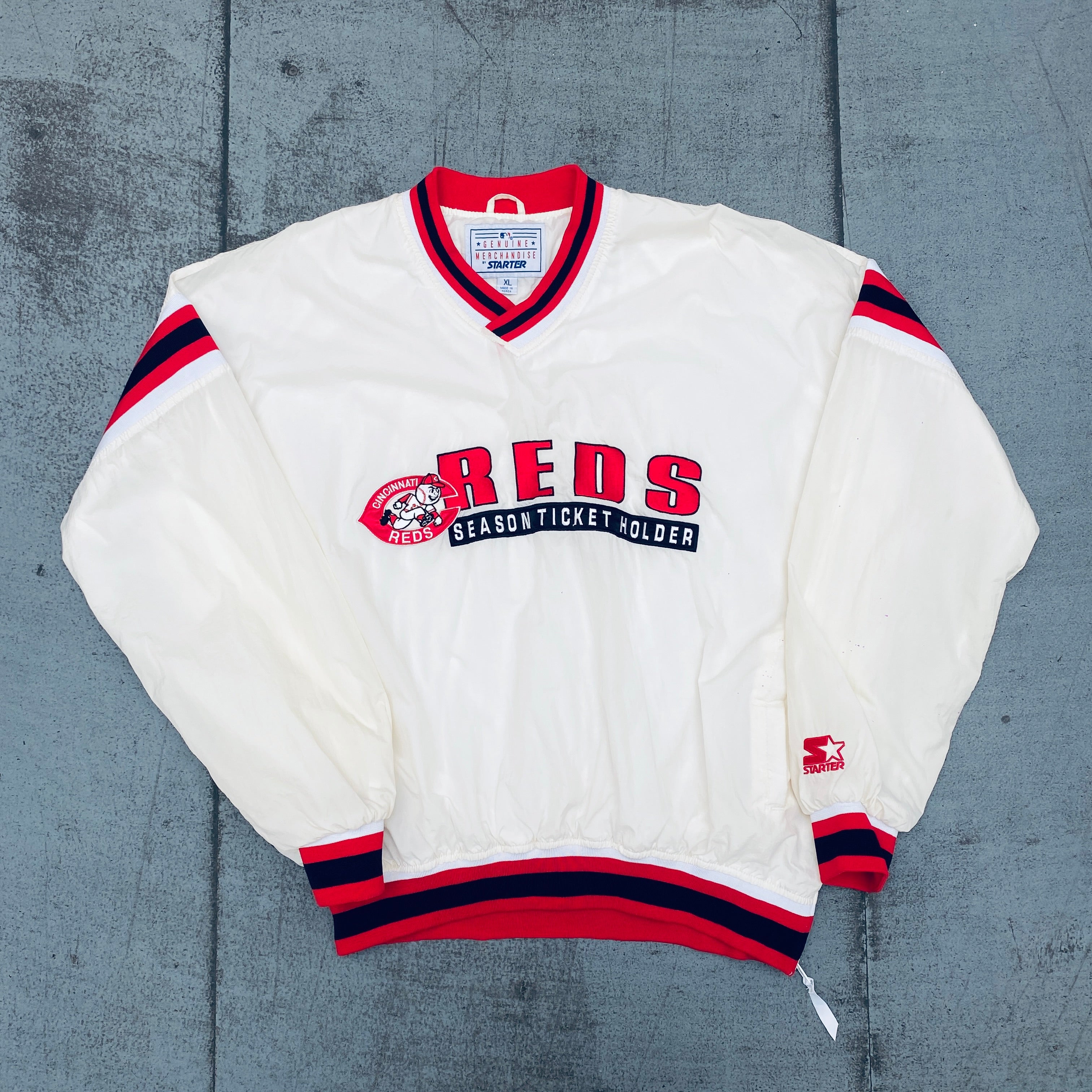 Vintage 1990s Cincinnati Reds Embroidered Starter Dugout Jacket - XL Size, Authentic MLB Baseball Jacket for Men, Perfect for Game Day, Sports Events & Retro Fashion Collection