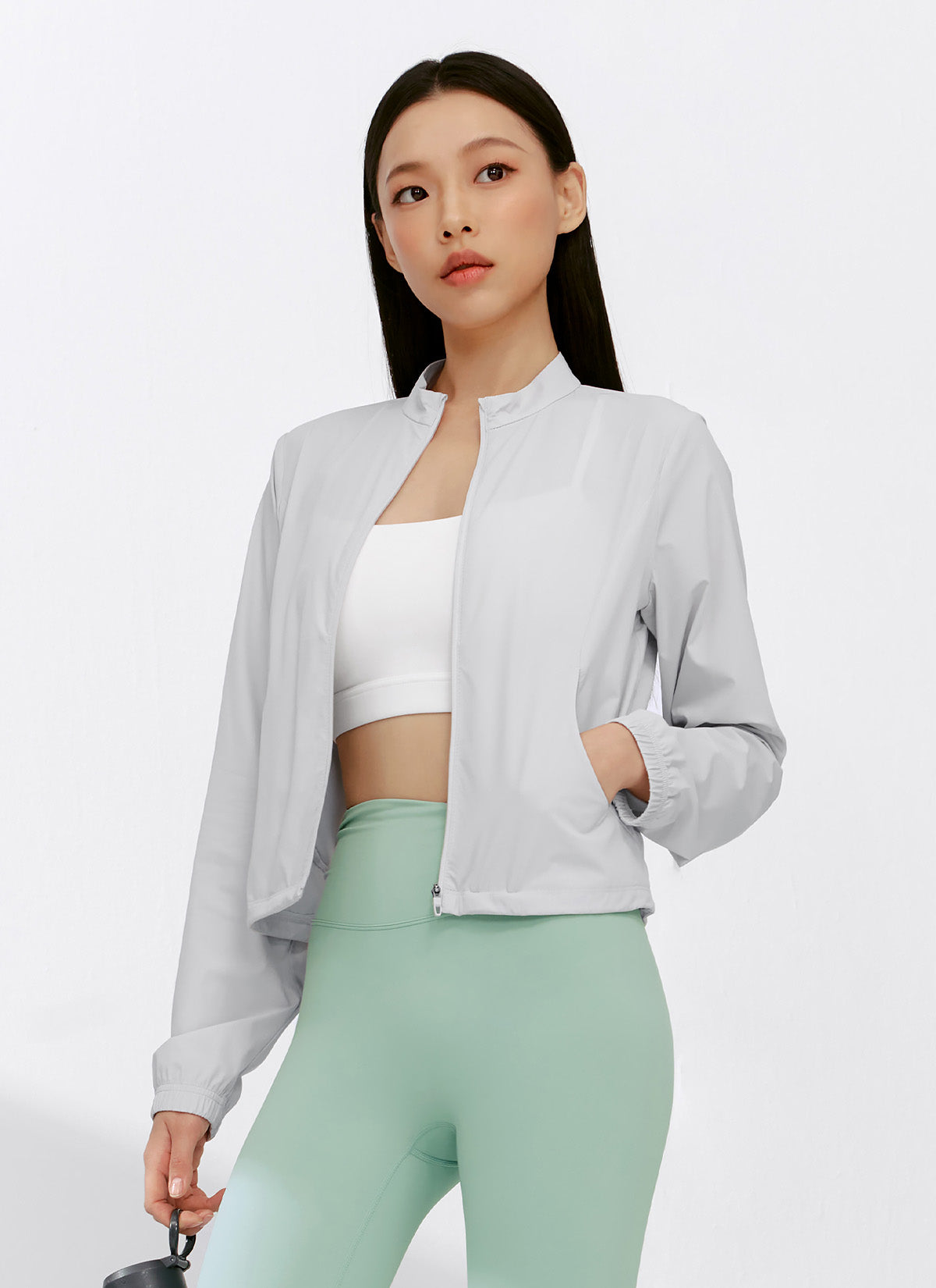 Lightweight Big Logo Cropped Windbreaker Jacket - Perfect for Running, Hiking & Outdoor Activities