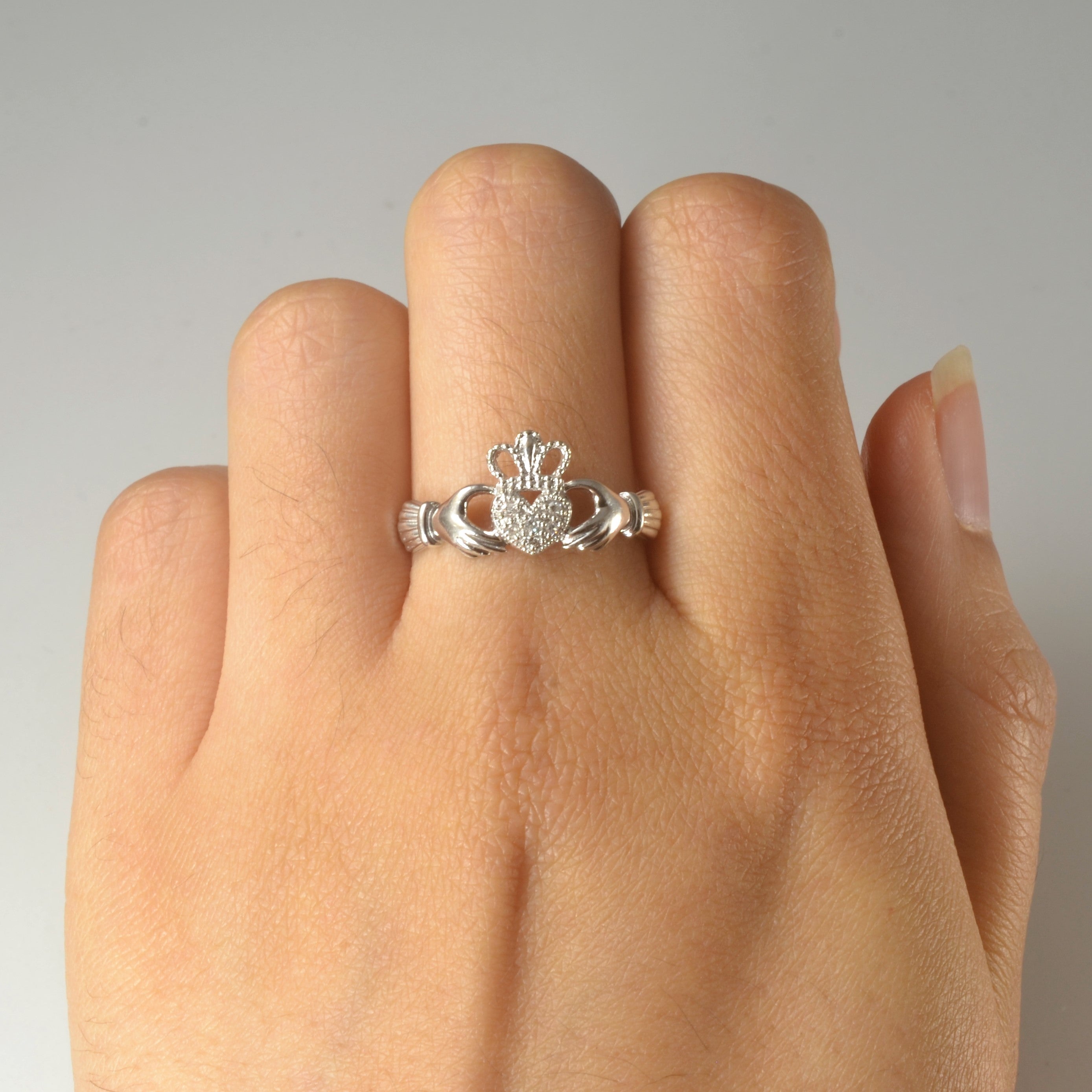 Exquisite 0.03ctw Diamond Claddagh Ring - Size 8 - Irish Love Friendship Loyalty Wedding Band - Perfect for Engagement, Anniversary & Celtic Jewelry Gifts