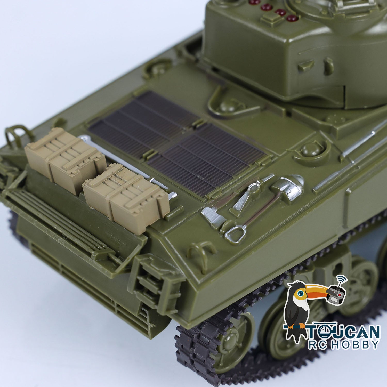 1/30 Heng Long Plastic RC Battle Tank Sherman M4A3 3841-01 2.4G Remote Control Military Vehicle - Painted & Assembled - WWII Tank Model for Collectors & Battle Simulation Games