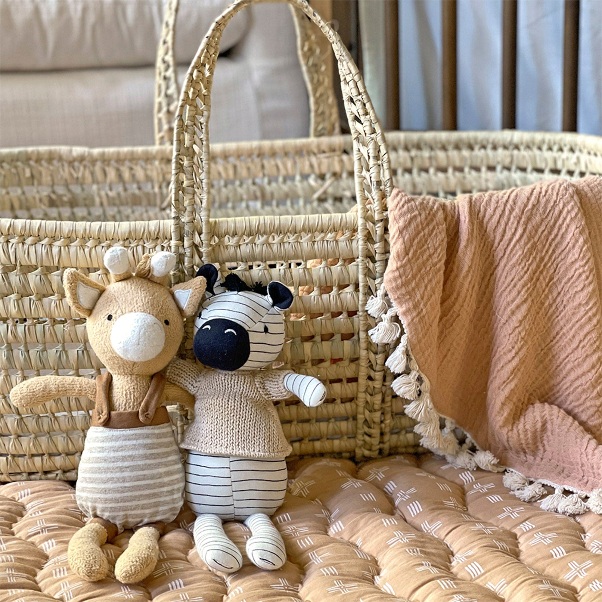 Soft Jojo Giraffe Plush Stuffed Animal Toy for Babies & Kids | Cute Nursery Decor, Baby Shower Gift, Toddler Comfort Toy