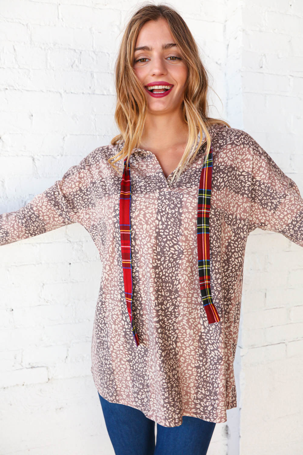 Beige Striped Animal Print Drawstring Hoodie for Women - Cozy Pullover Sweatshirt with Kangaroo Pocket | Casual Streetwear, Loungewear & Outdoor Activities